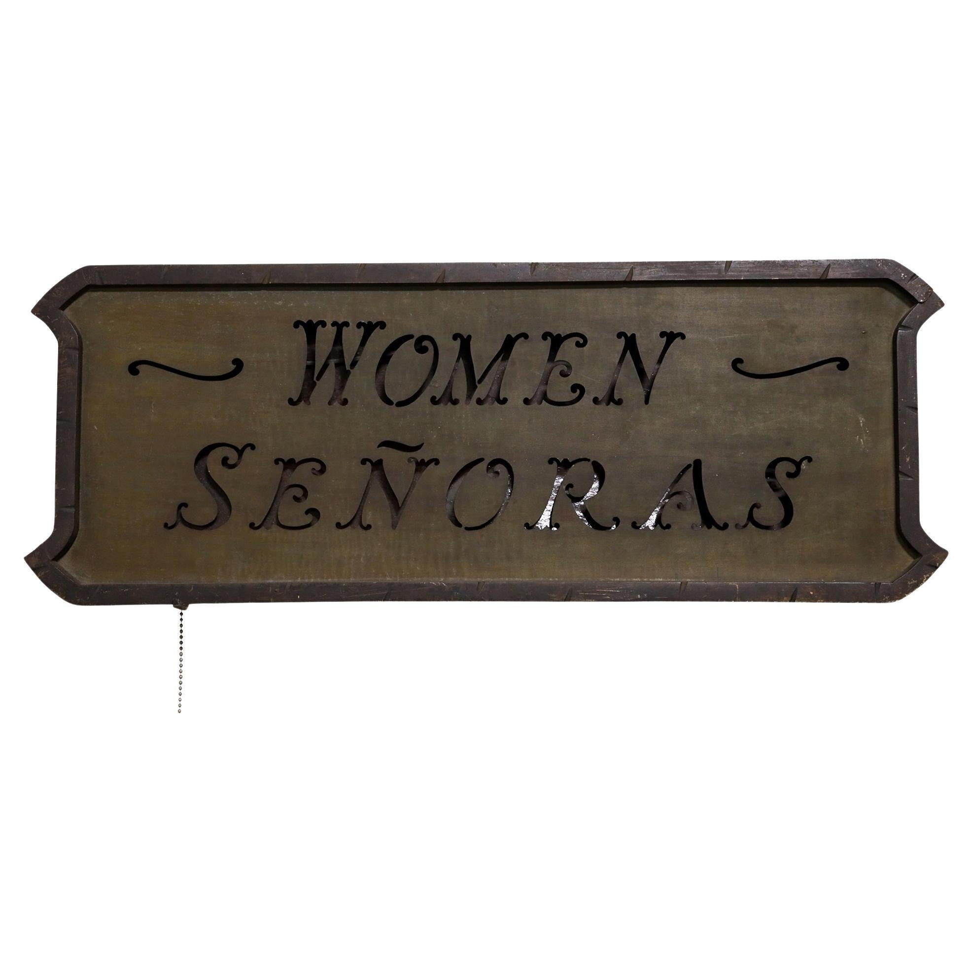 Argentinian Pierced Iron Bathroom Sign in vendita