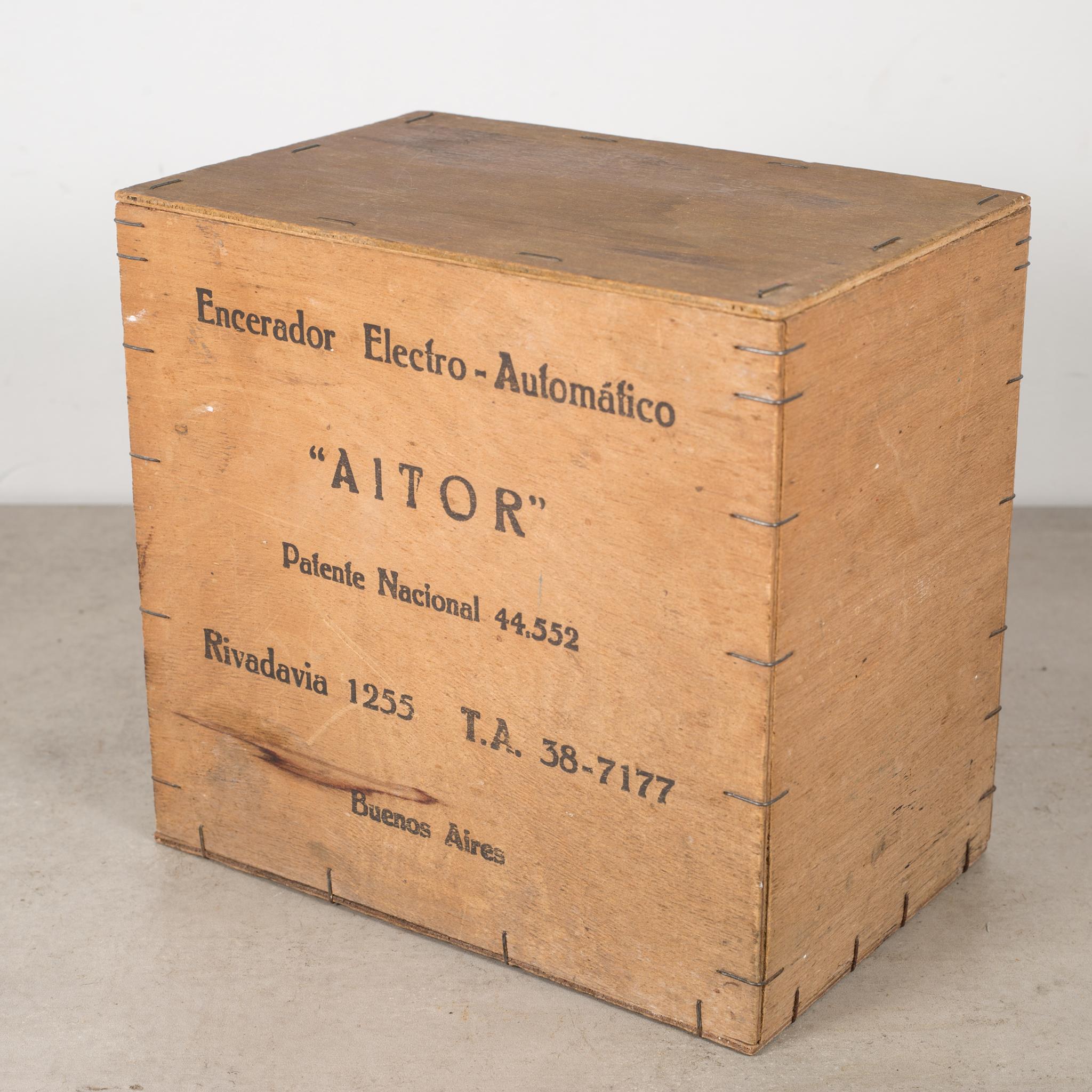 20th Century Argentinian Wax Steamer and Original Box, circa 1950