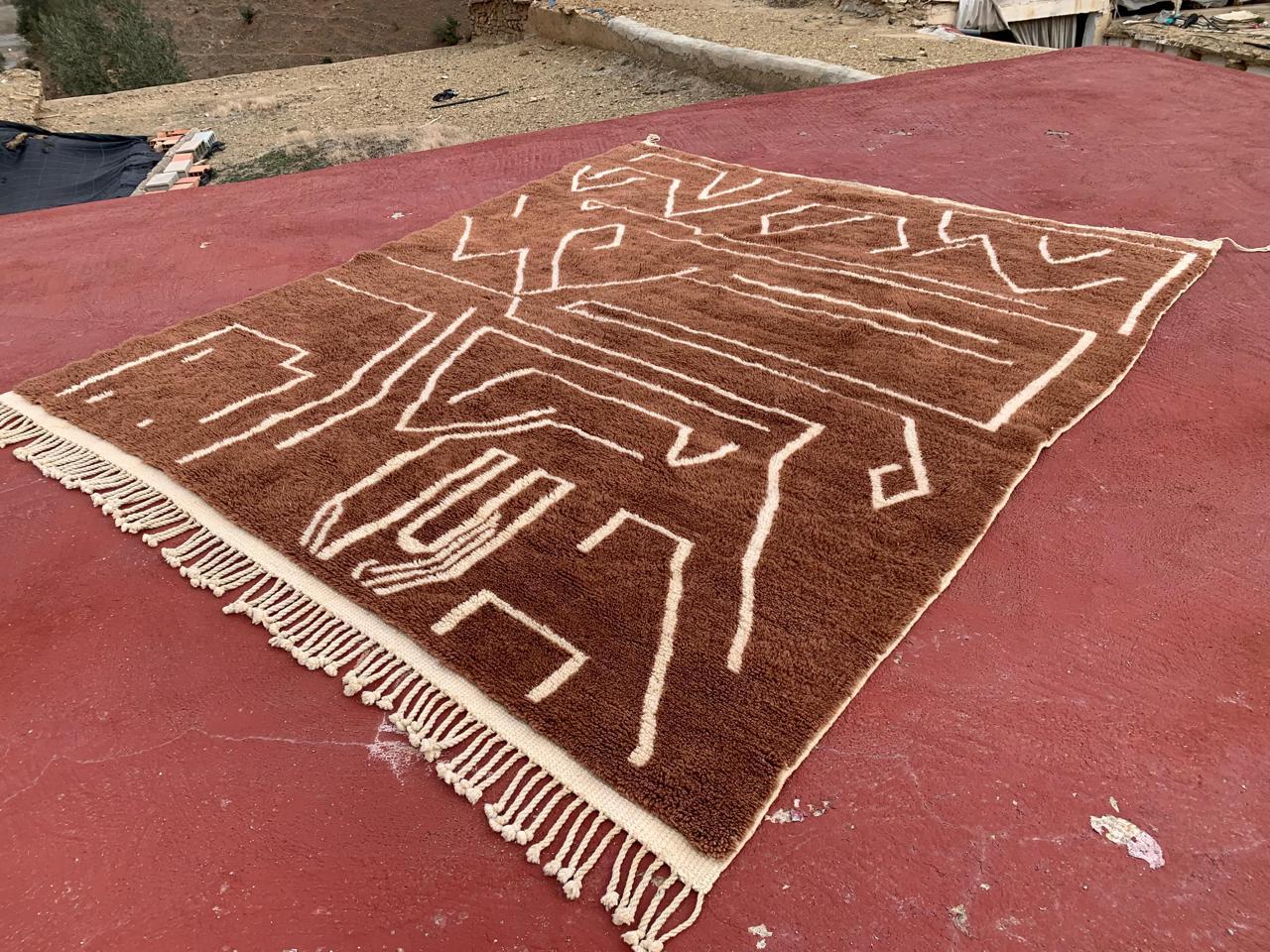 ARGILE SACRÉE Berber Wool Rug Modern Handwoven Large Minimalist Contemporary In New Condition For Sale In Hammamet, MA