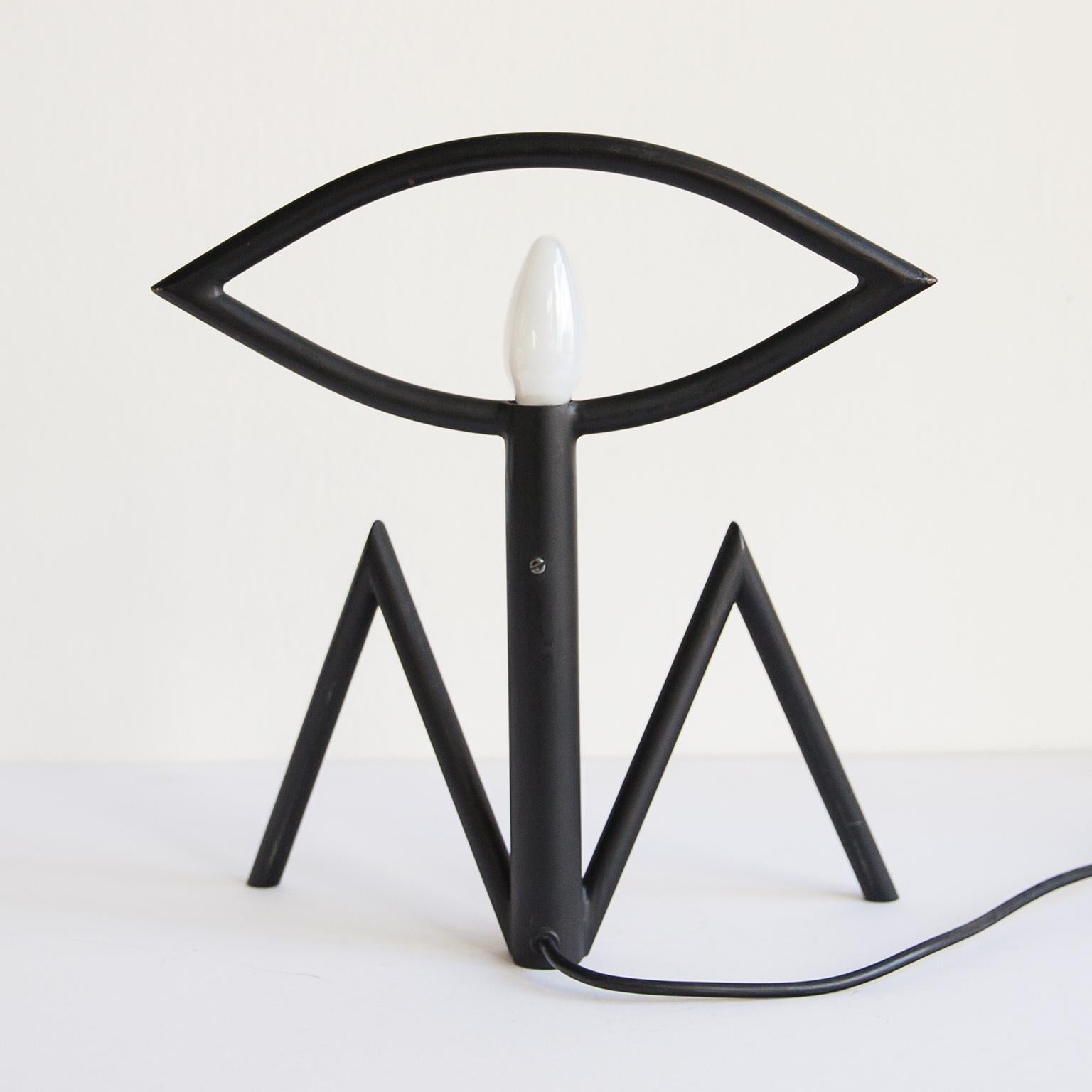 Peint Lampe de table Argus Stefan Bumm Allemagne 1985 en vente