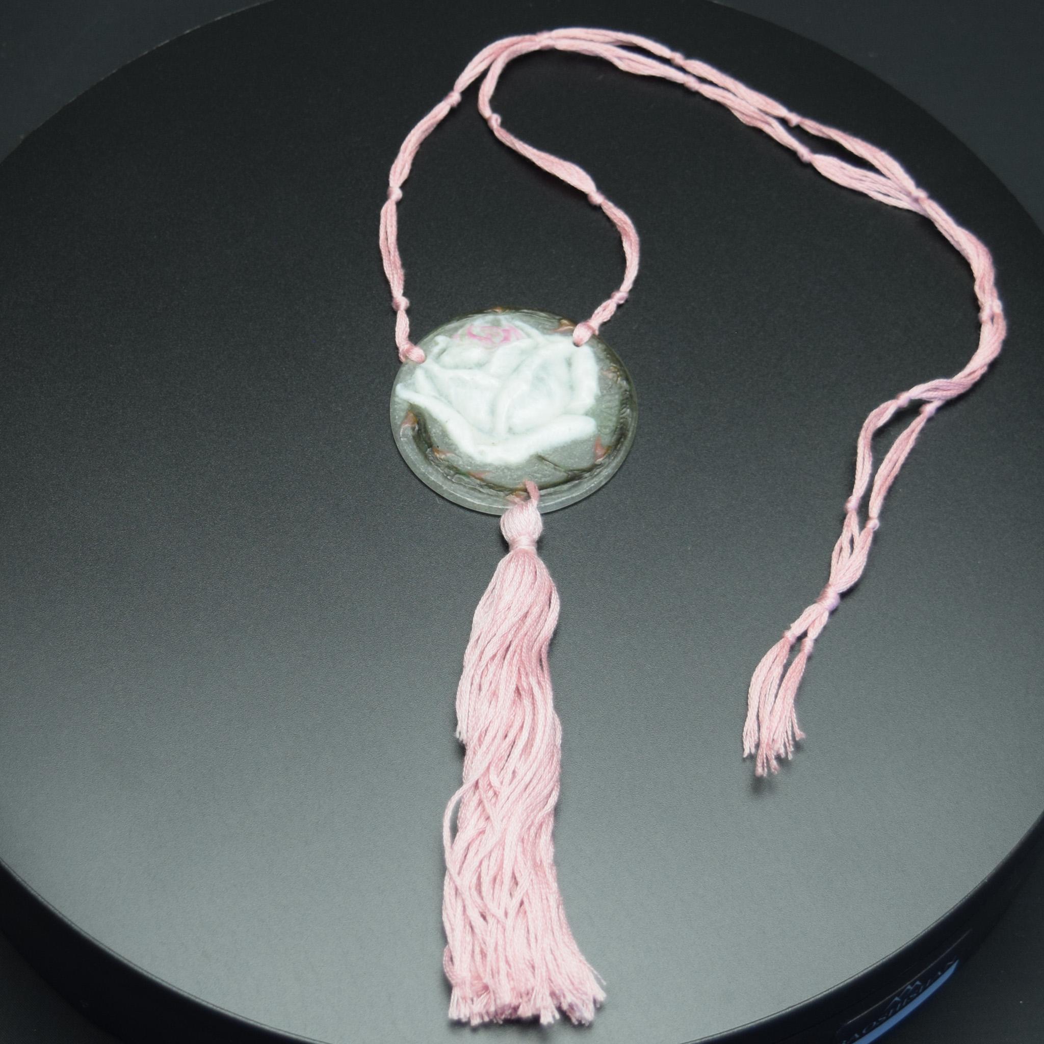 Argy Rousseau pate de verre Rose Anhänger neckless C1921 (Art déco) im Angebot