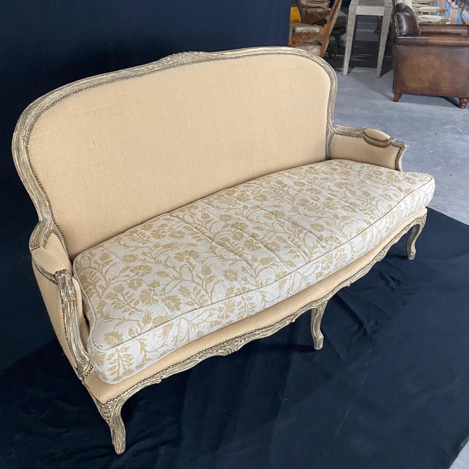 Late 20th Century Arhaus Louis XV Style Loveseat or Sofa with Neutral Contrasting Seat Cushion For Sale