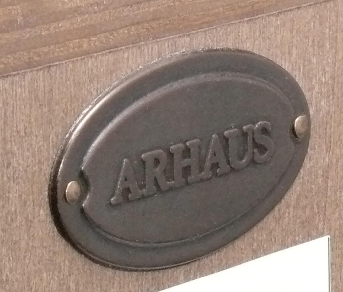 Arhaus Marmorplatte Sechs Schubladen Kommode oder Dresser Finnley Model No. in Mocha & Bluestone (Metall) im Angebot