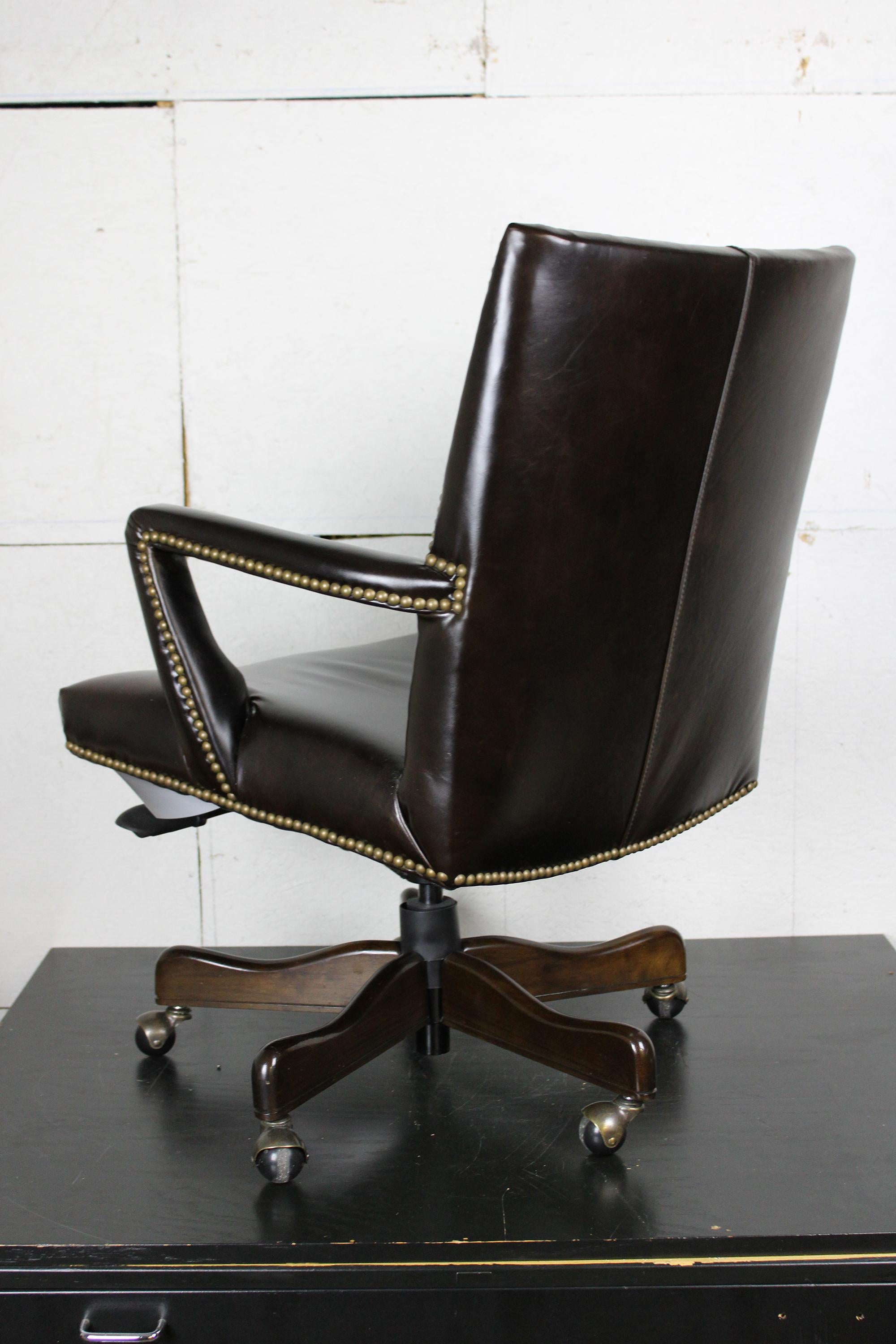 Arhaus Martello Imperial Regal Brown Leather Nailhead Desk Office Swivel Chair In Good Condition In Dayton, OH