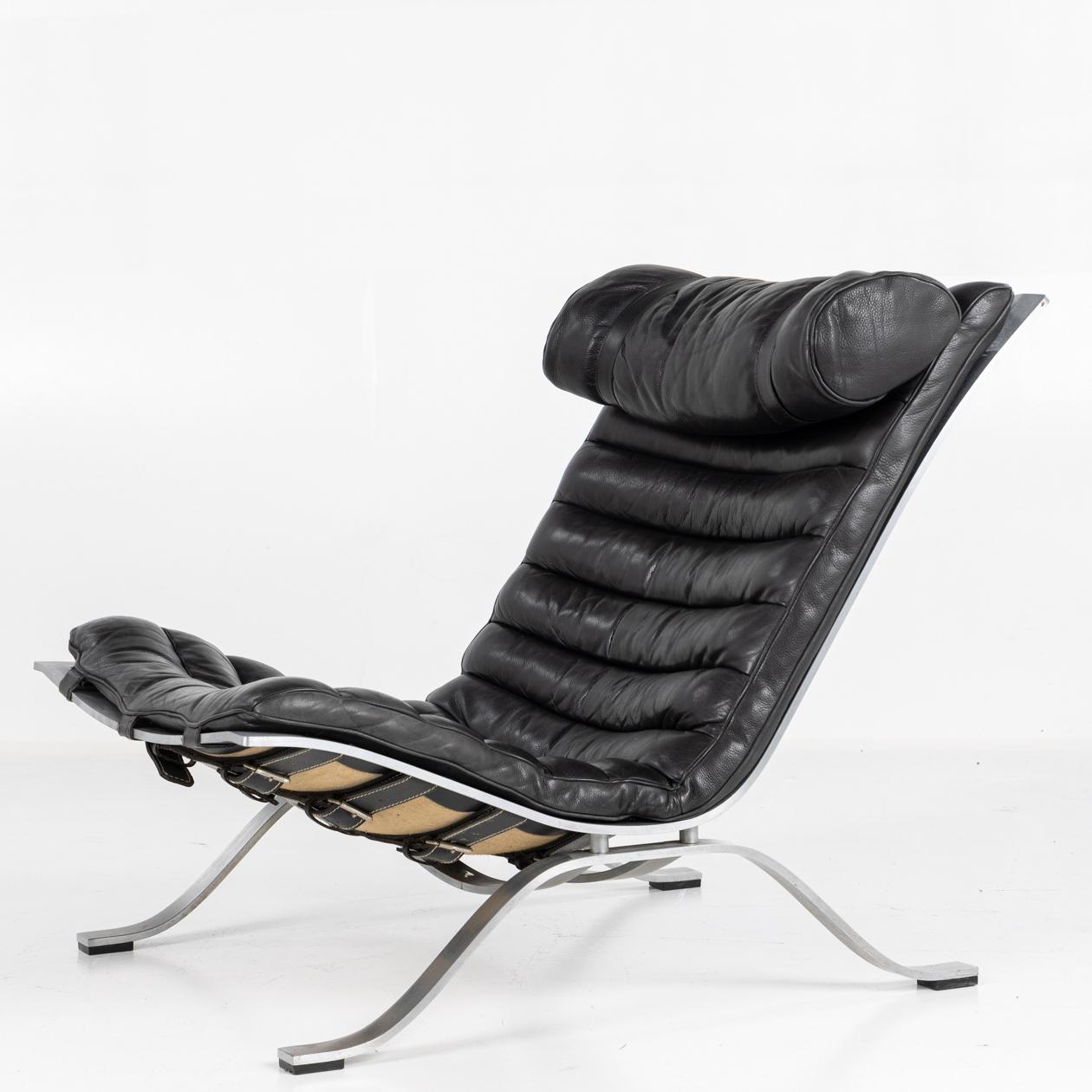 Scandinavian Modern 'Ari' lounge chair with matching stool by Arne Norell