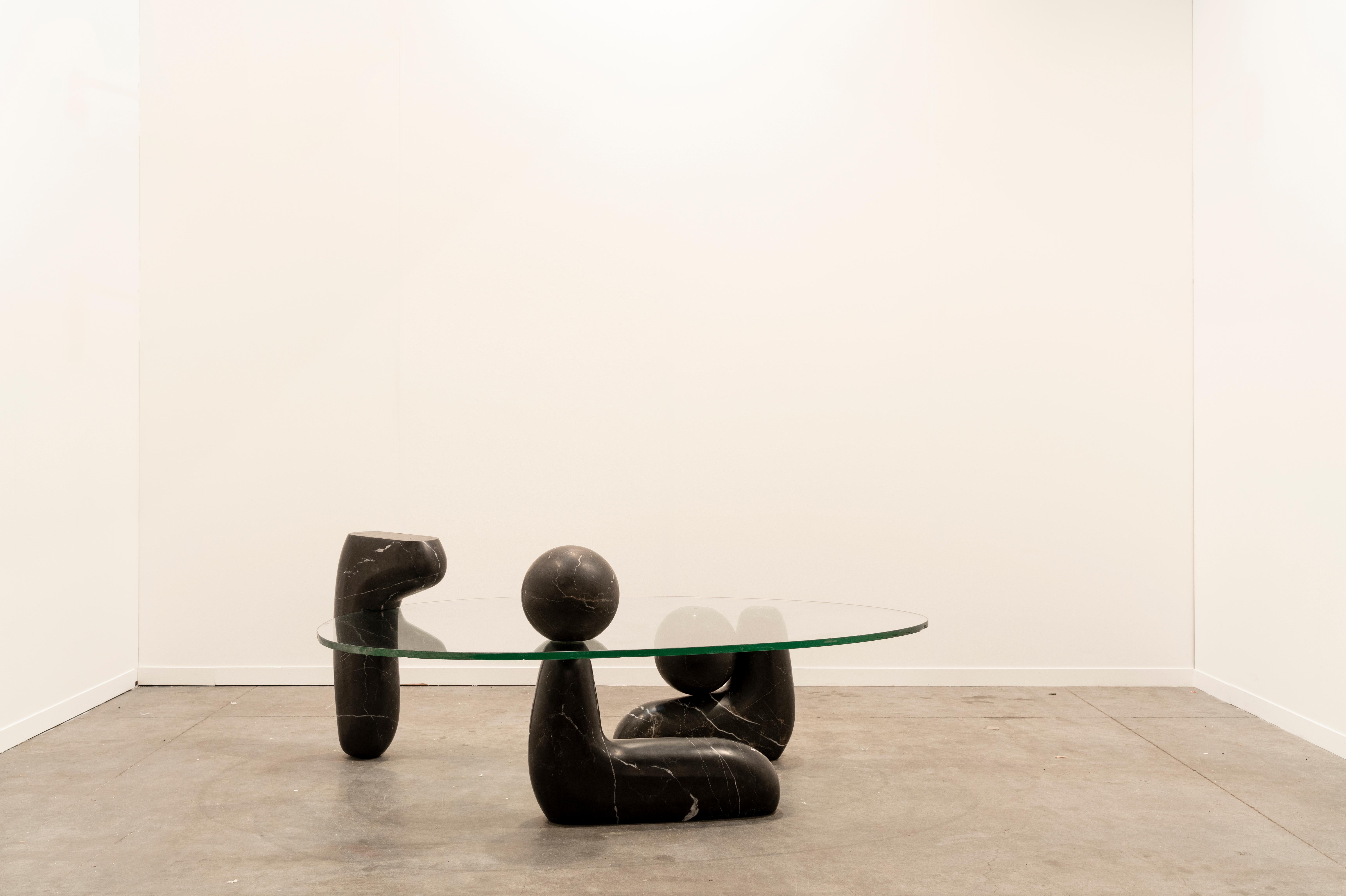 I. ABOUT REBECA CORS
Rebeca Cors (México, 1988). 
Her work oscillates between sculpture and utility object, studying the limits and meeting points between these two concepts.? The intention of her work is to question paradigms in order to