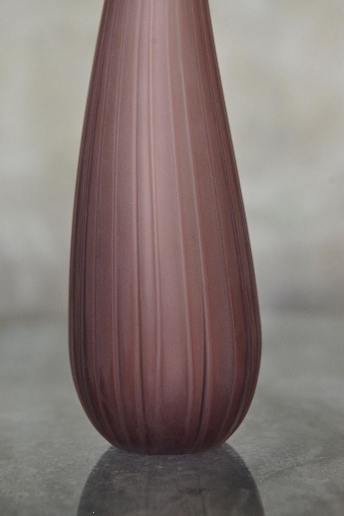 Vaso in vetro di Murano rosa opaco 