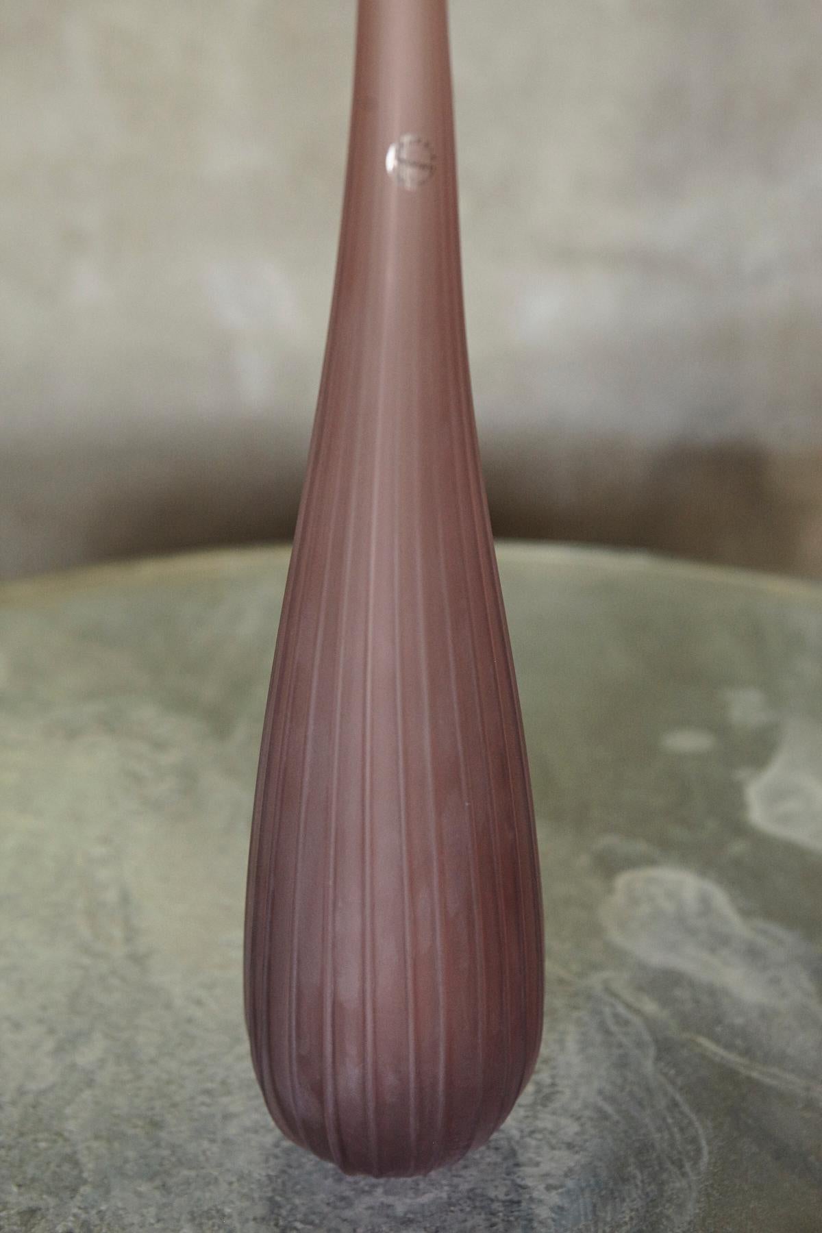 Vaso in vetro di Murano rosa opaco 