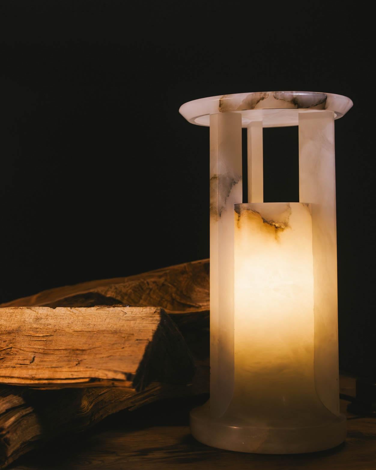 Sculpté Lanterne de table Ariane de M.Fisher x Remains Lighting Co. en vente