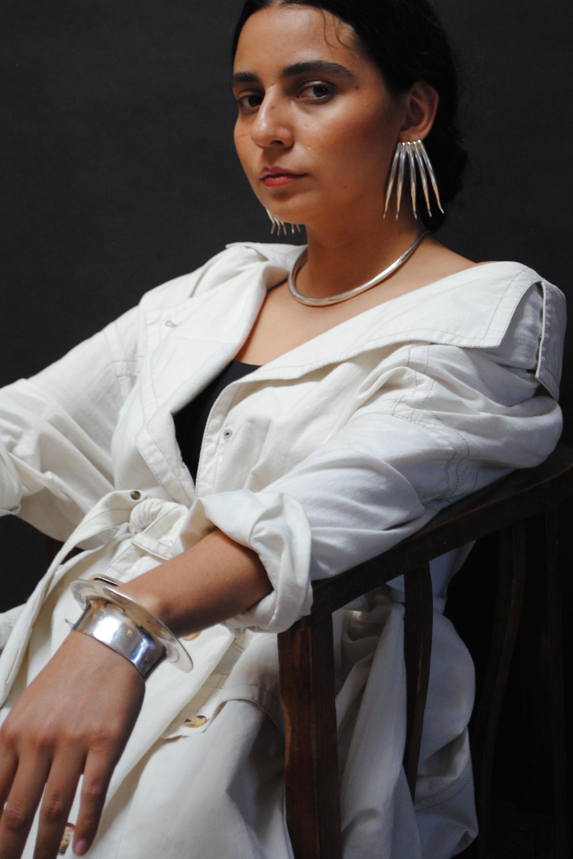 Bracelet manchette sculptural Despina en argent sterling Ariana Boussard-Reifel en vente 1