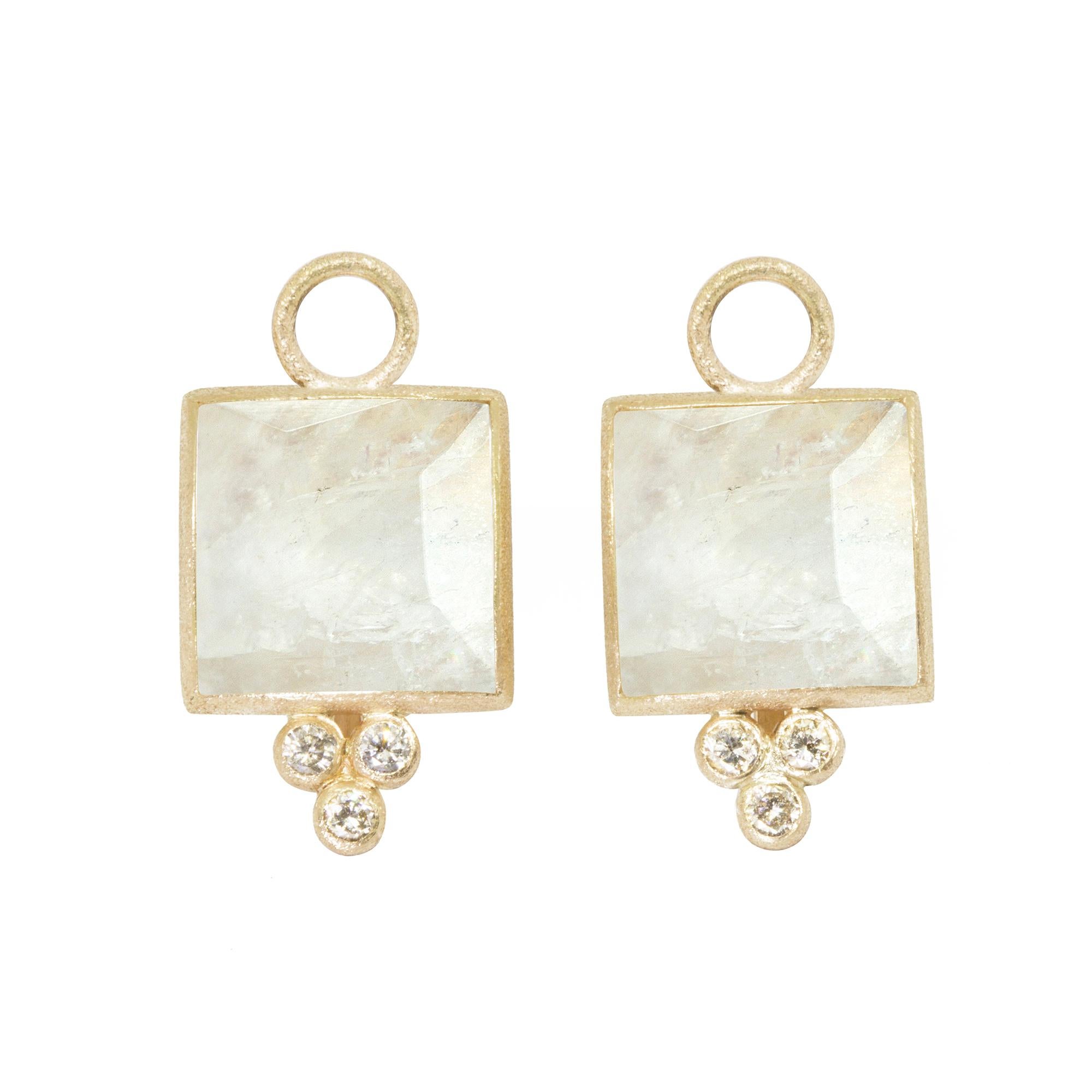 Ariana Moonstone 18 Karat Gold Earrings In New Condition For Sale In Denver, CO
