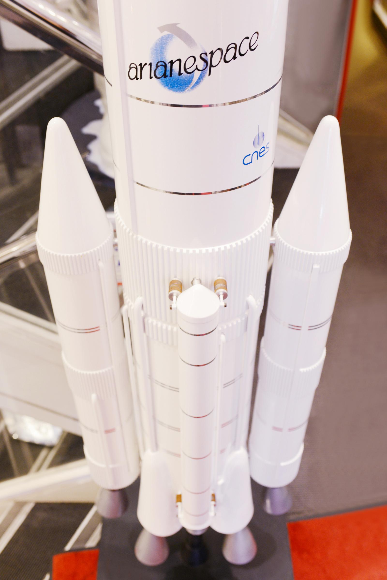 Cast Ariane IV 44lp Rocket Model on 1/20em Scale
