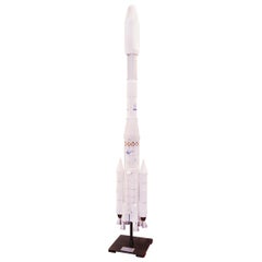 Modèle de fusée Ariane IV 44lp à l'échelle 1/20em