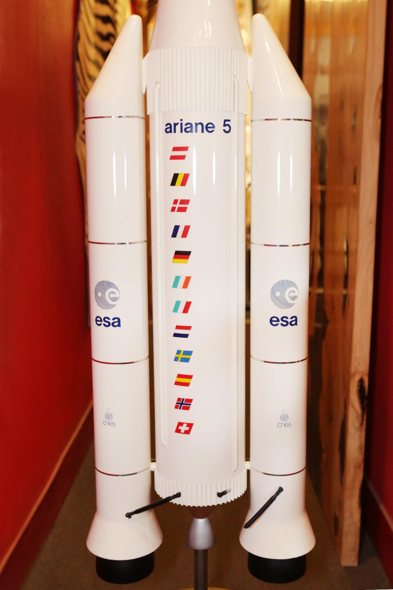 Ariane V & Hermes Rocket Model 2