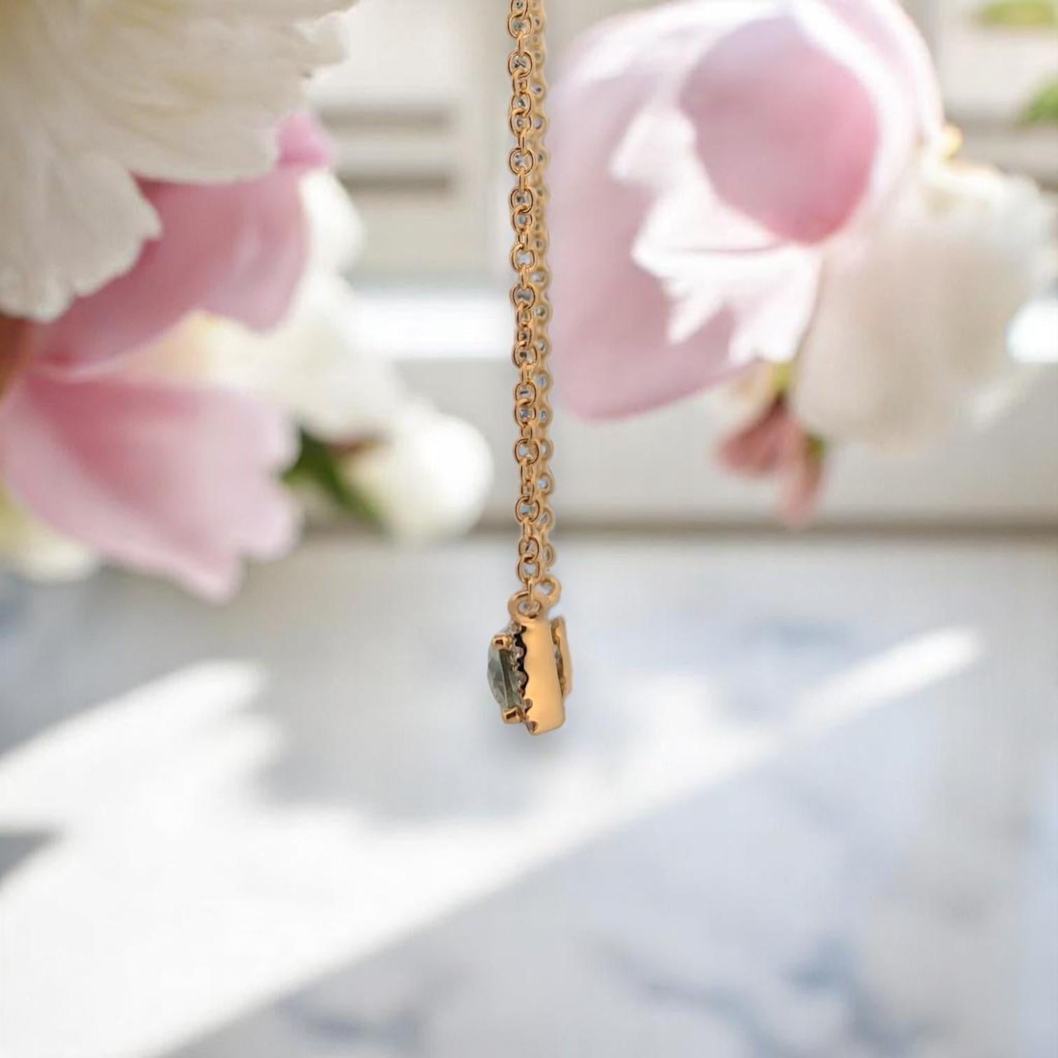 Taille baguette Collier d'améthyste vert menthe d'Arianwen, or jaune 18K avec 1,16ct d'améthyste en vente