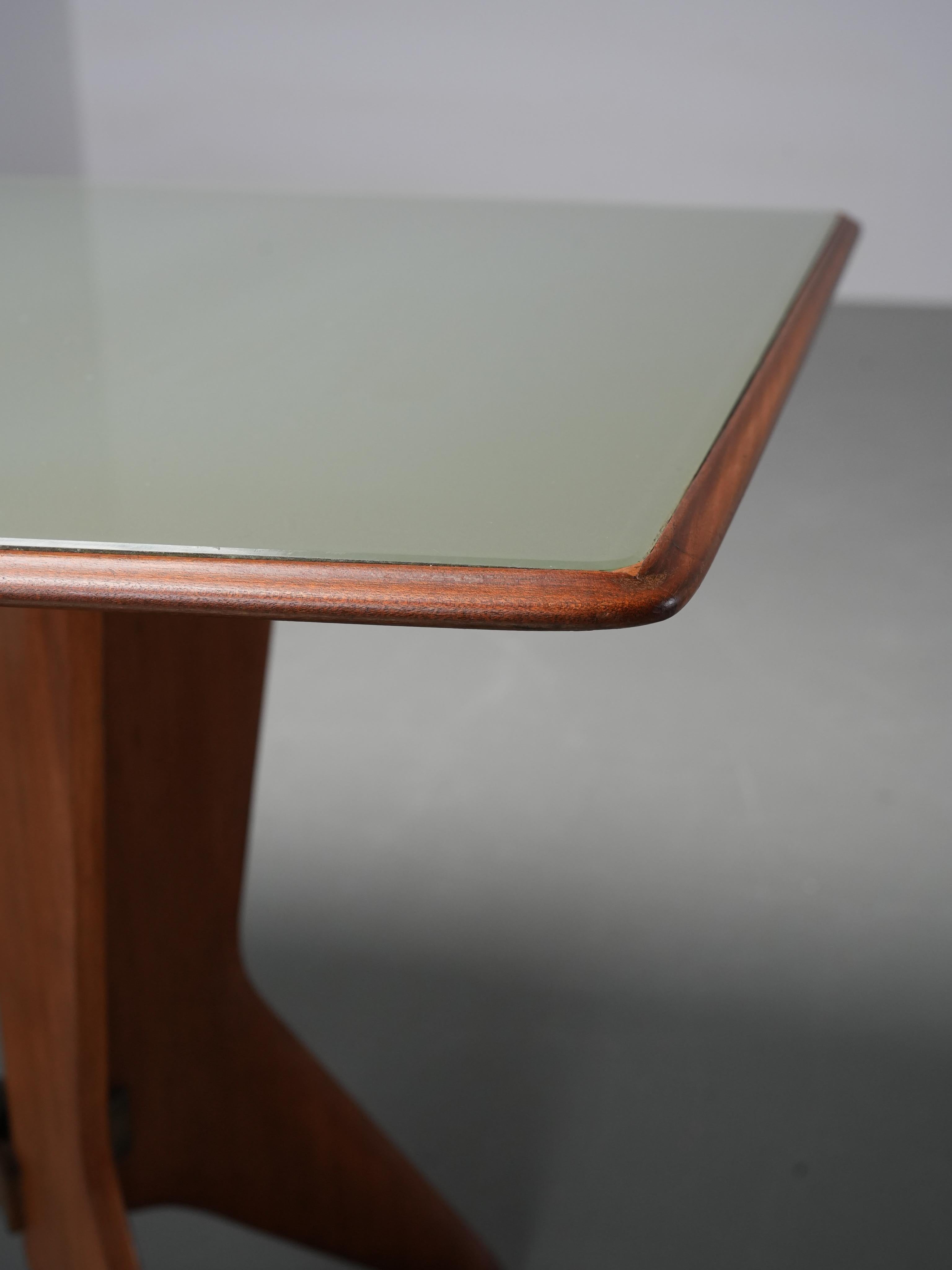 Ariberto Colombo Dining Room Table in Walnut, Glass and Brass, Italy, 1950's For Sale 4