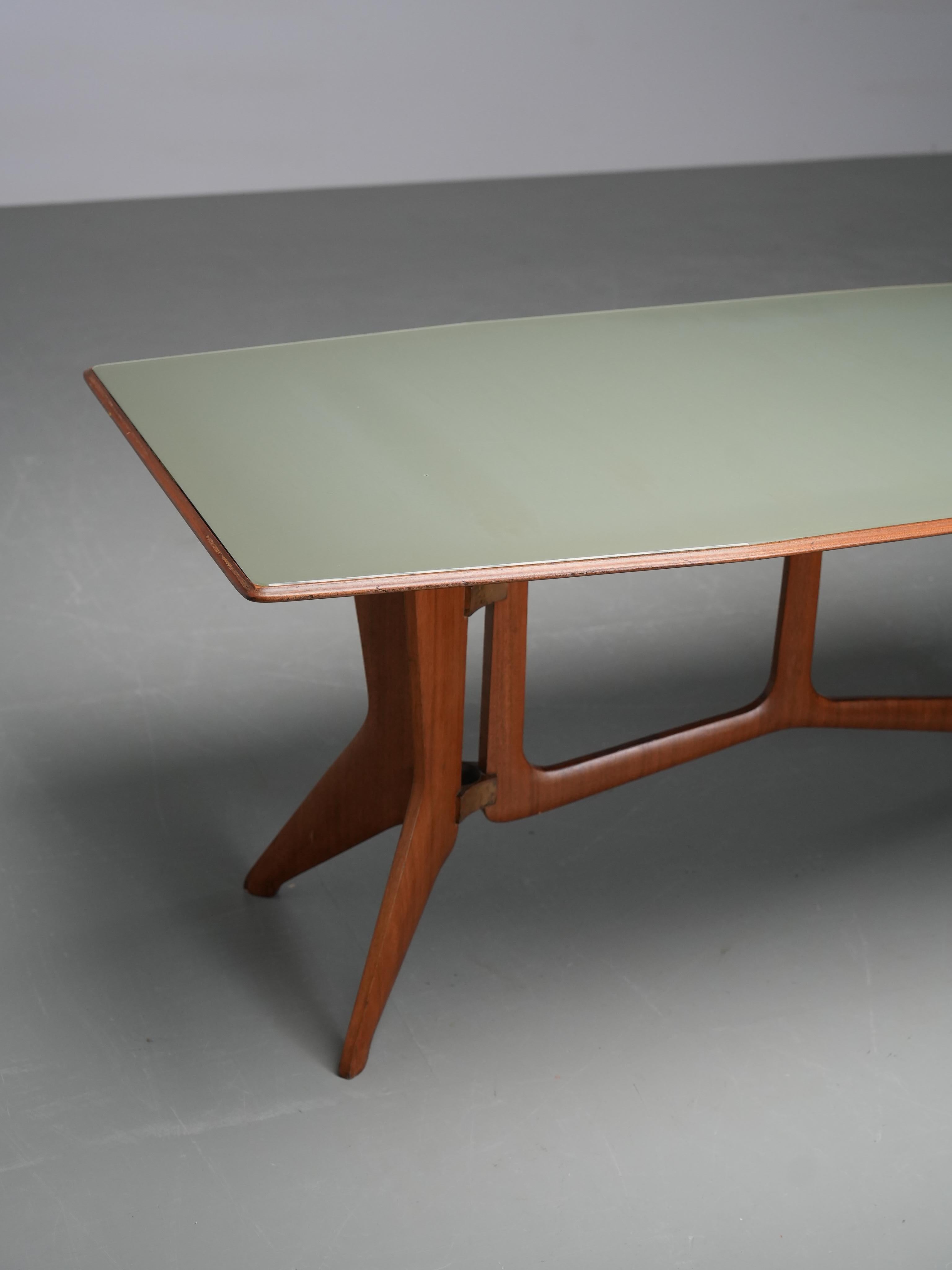 Ariberto Colombo Dining Room Table in Walnut, Glass and Brass, Italy, 1950's For Sale 1