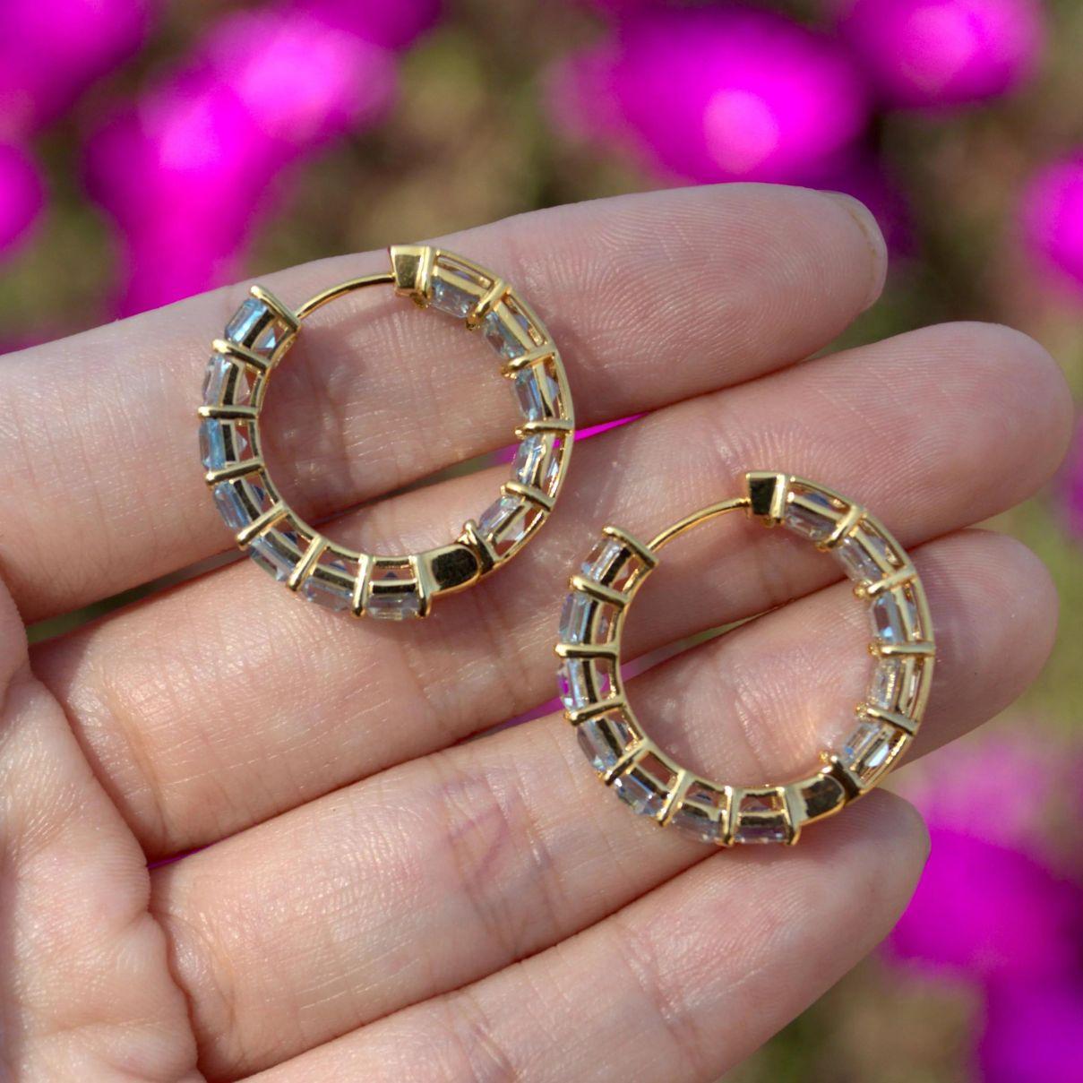 Nina Zhou 20ct Natural Aquamarine Inside-out Hoop Earrings For Sale 2