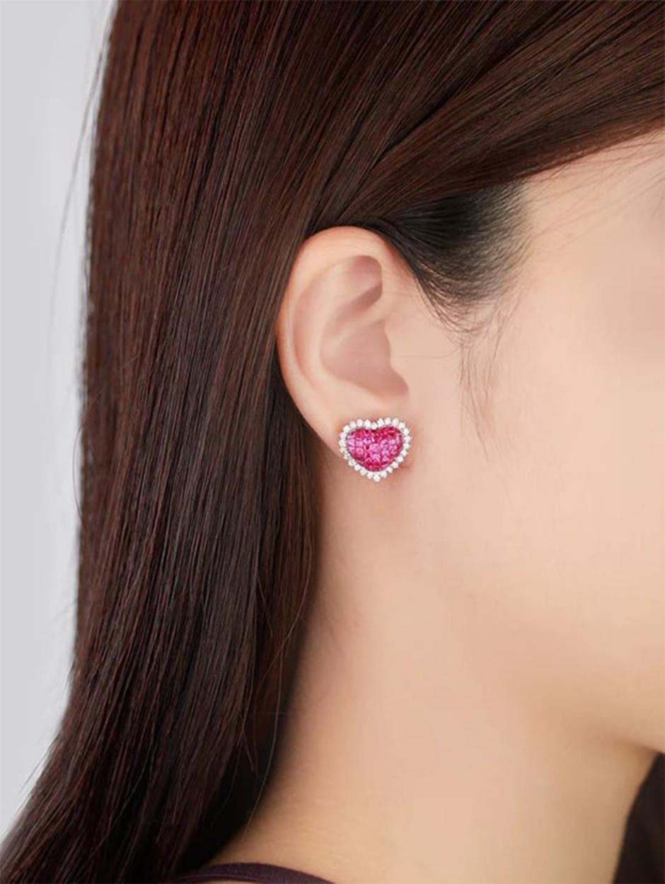 Aries Fira Ruby Heart Earrings In New Condition For Sale In Los Angeles, CA