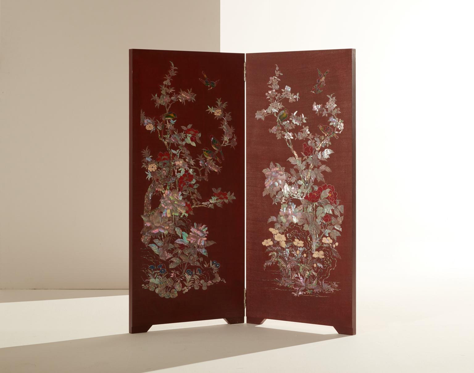 The folding screen, with a long history that stretches over 1,000 years from the Three Kingdoms of Korea, is now considered to be a space divider that serves various functions including the presentation of spaces and decorative characteristics, thus