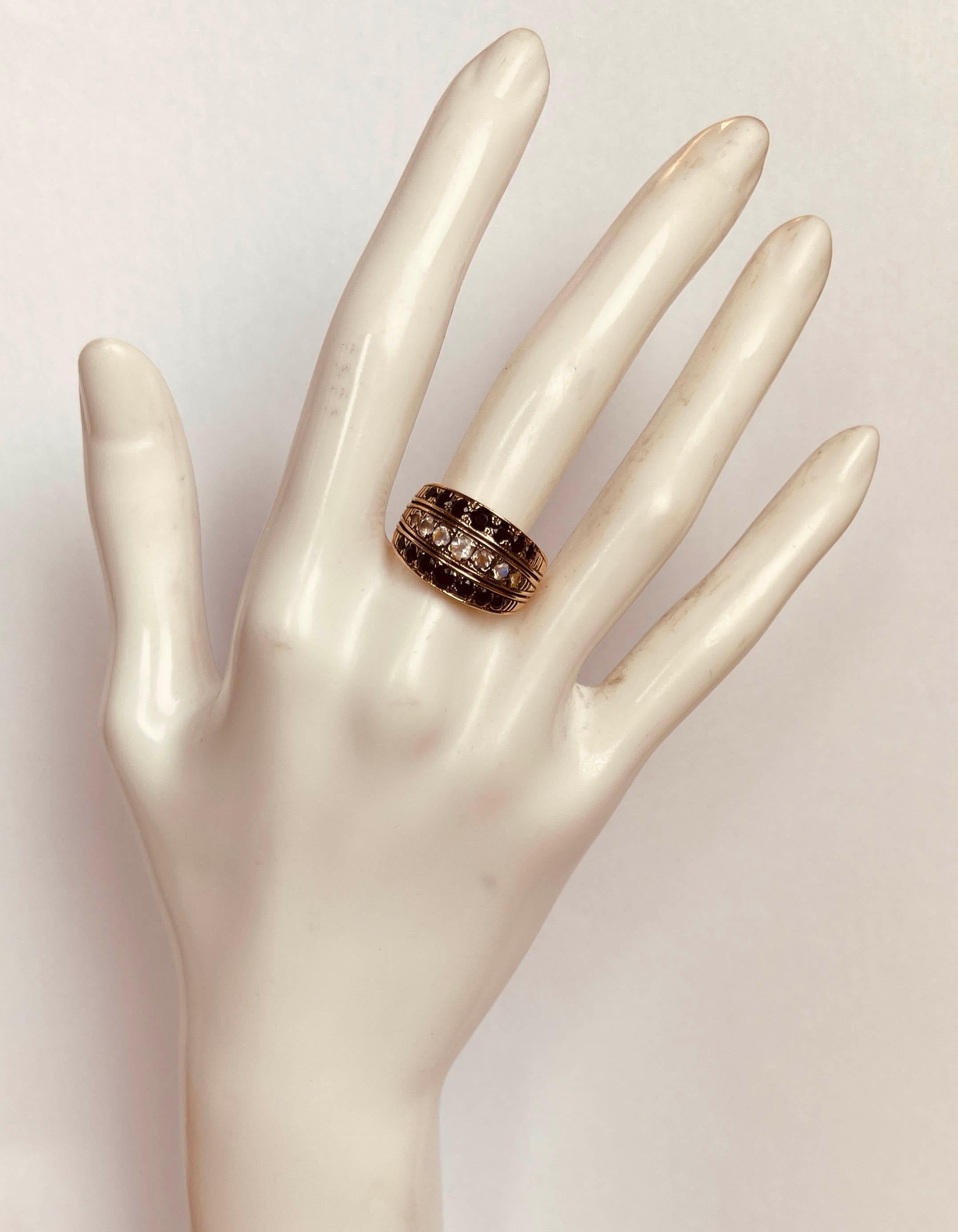 Arik Kastan 14K Rose Gold Moonstone & Black Onyx Ring sz 6.5 In Excellent Condition In New York, NY