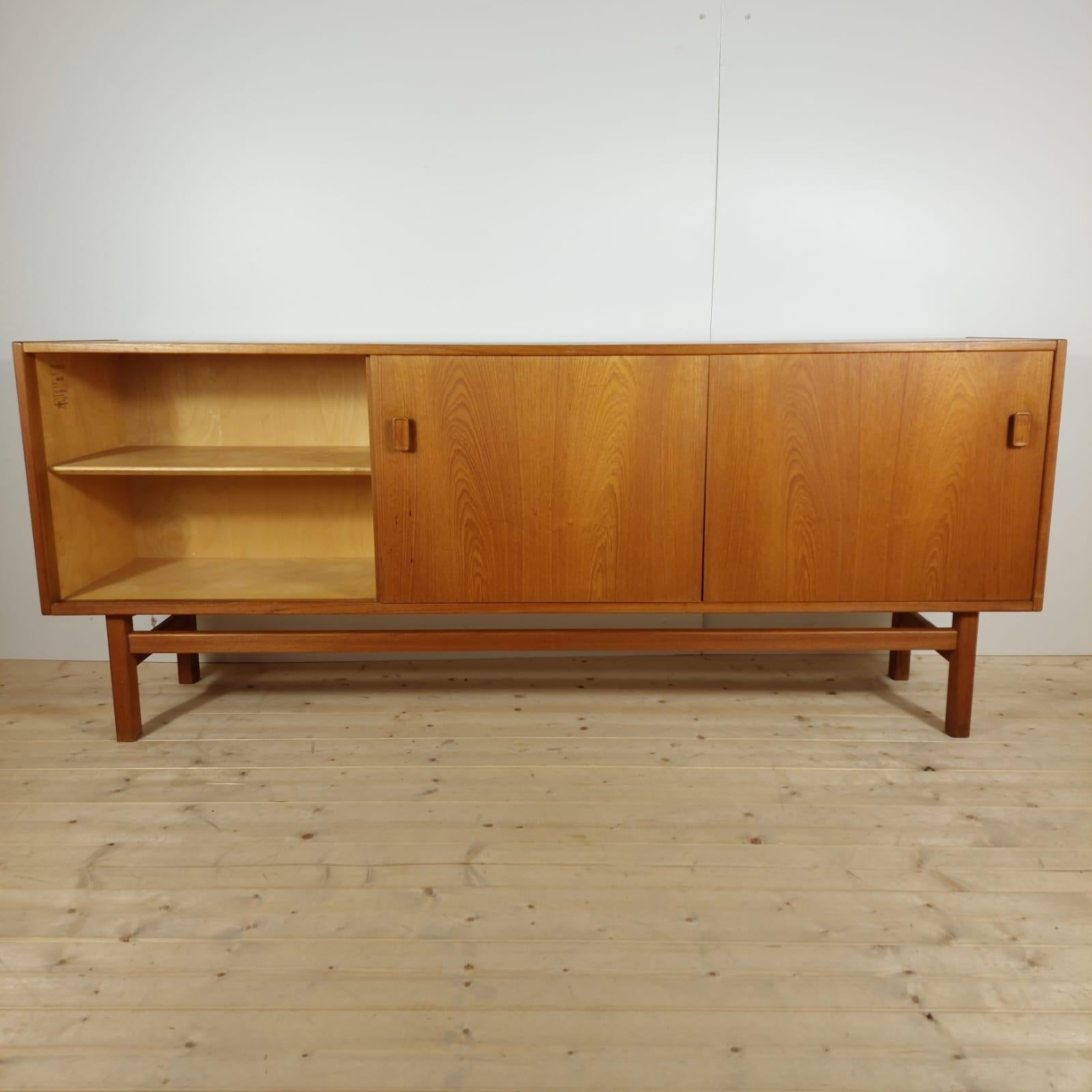 Teak “Arild” teak sideboard by Nils Jonsson for Troeds, Sweden 1960 in vendita