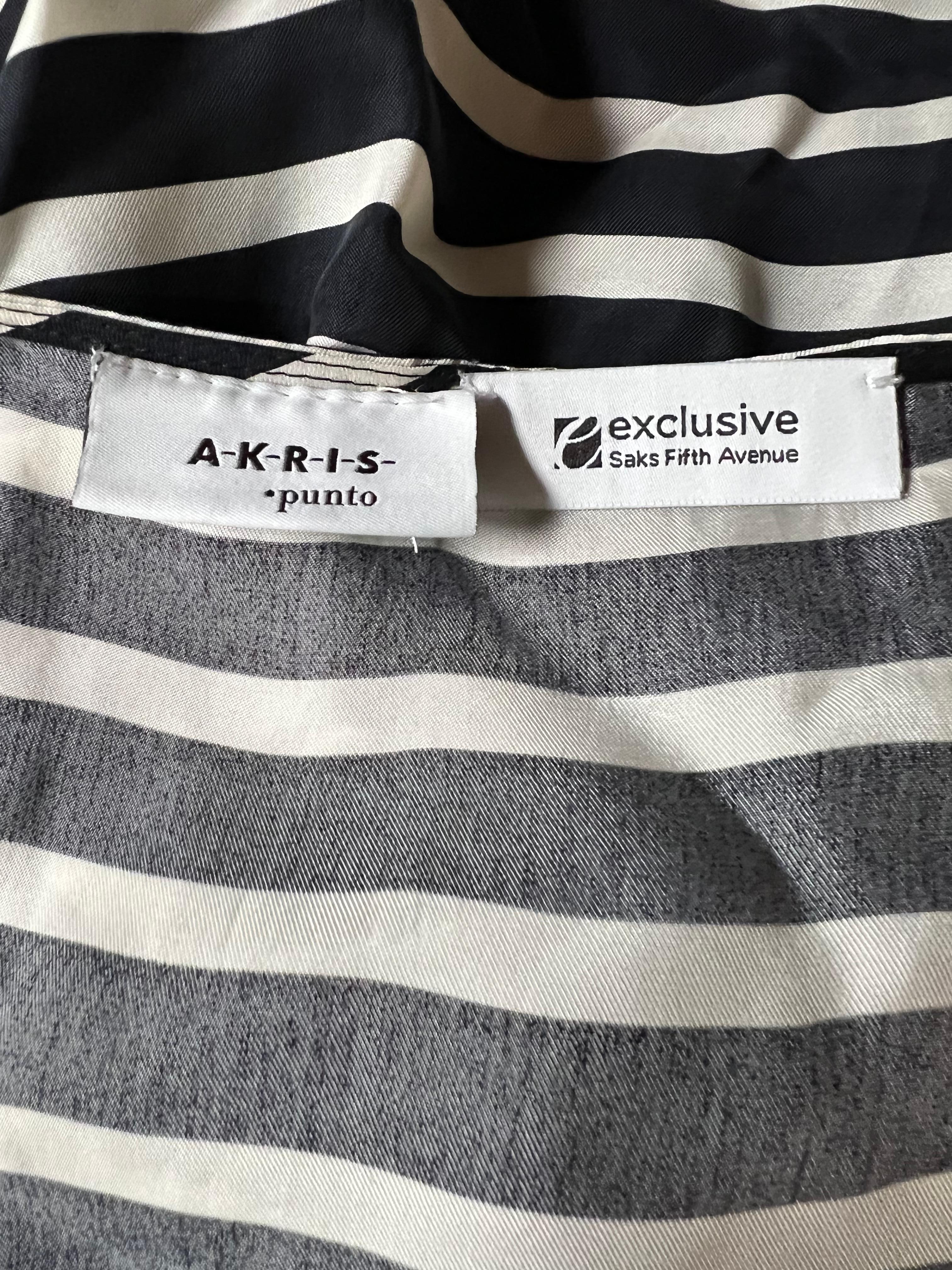 Aris Punto Navy and White Striped Top In Excellent Condition For Sale In Beverly Hills, CA