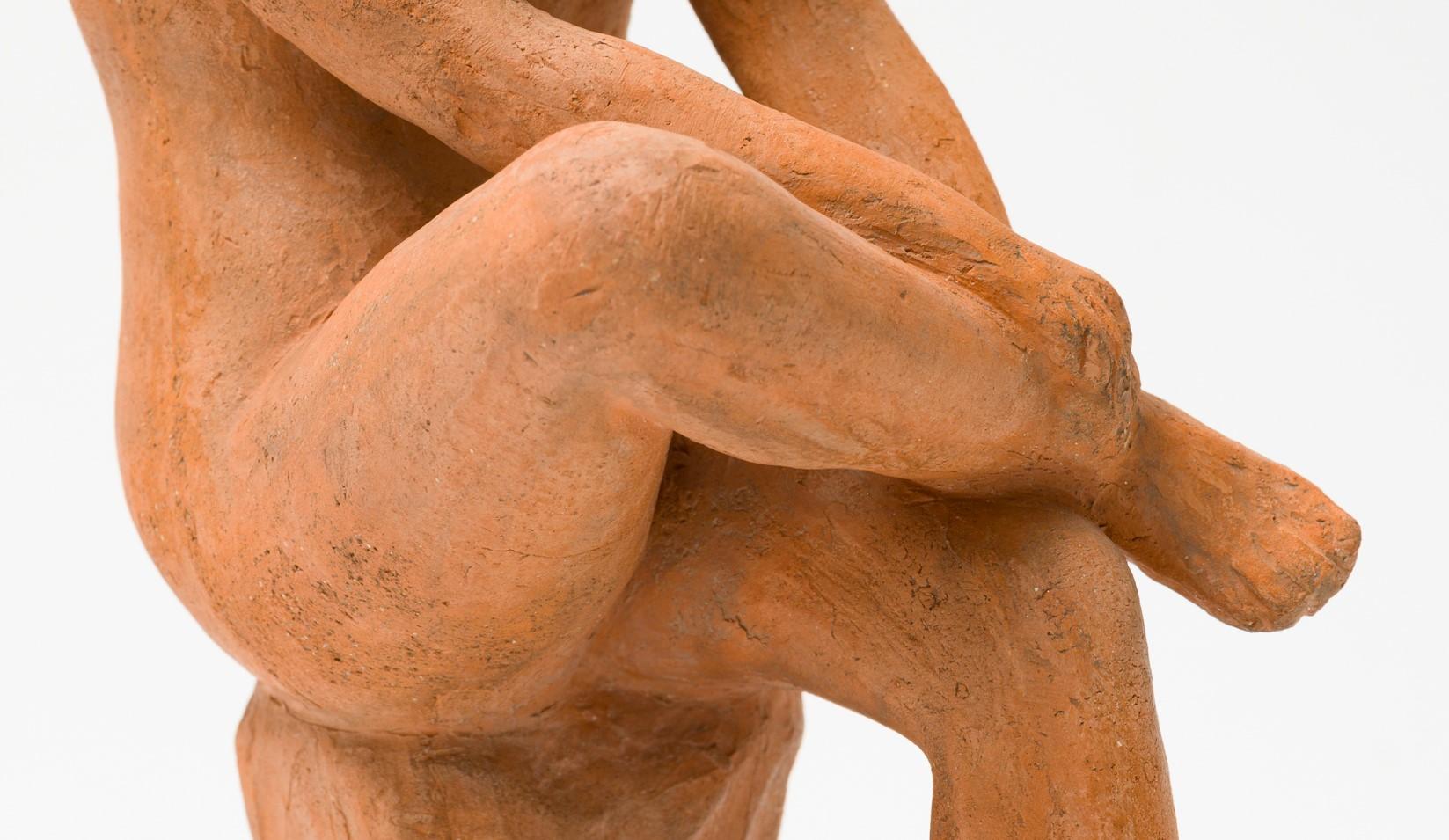 Femme Assise, Aristide Maillol, 1900 (Terracotta Hautfarbener Skurriler Frau) im Angebot 3