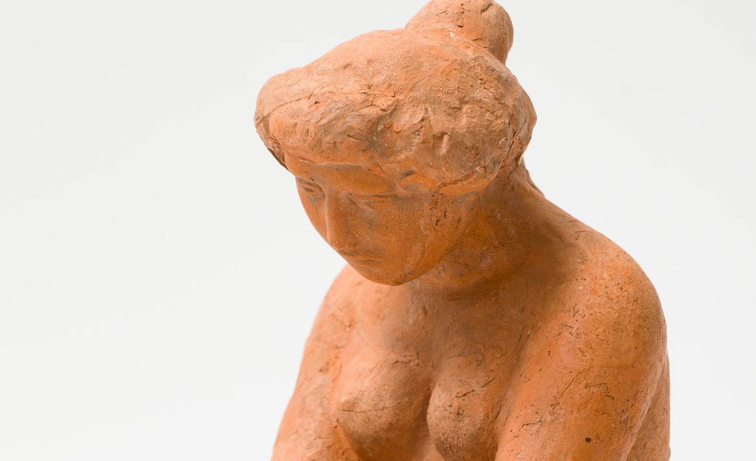 Femme Assise, Aristide Maillol, 1900 (Terracotta Hautfarbener Skurriler Frau) im Angebot 4