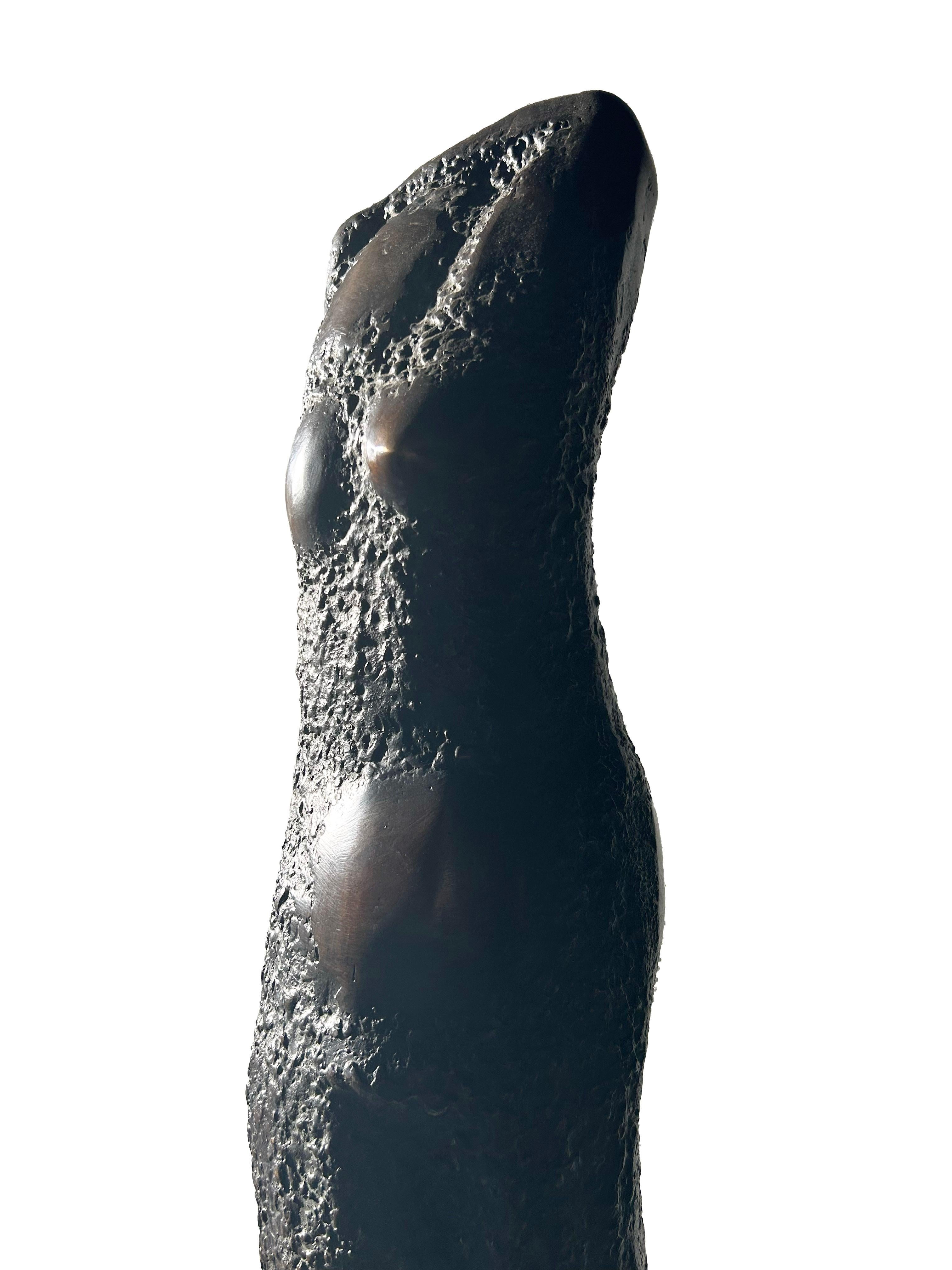 Art déco Aristidis Patsoglou - Bronze à Patine Brune (Figure Féminine) en vente