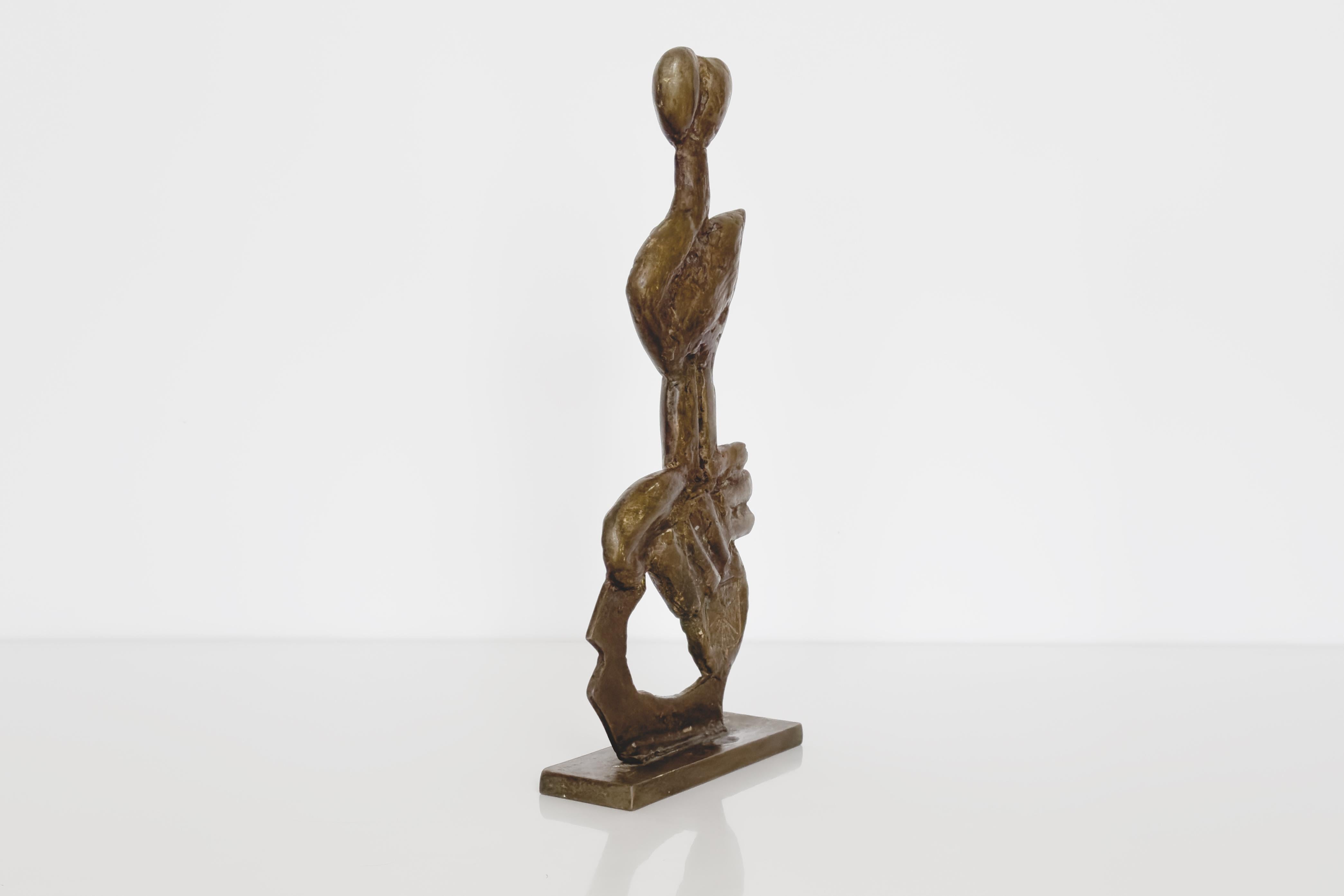 Patinato Aristide Patsoglou, Scultura firmata in bronzo e patina marrone-oro, astratta in vendita