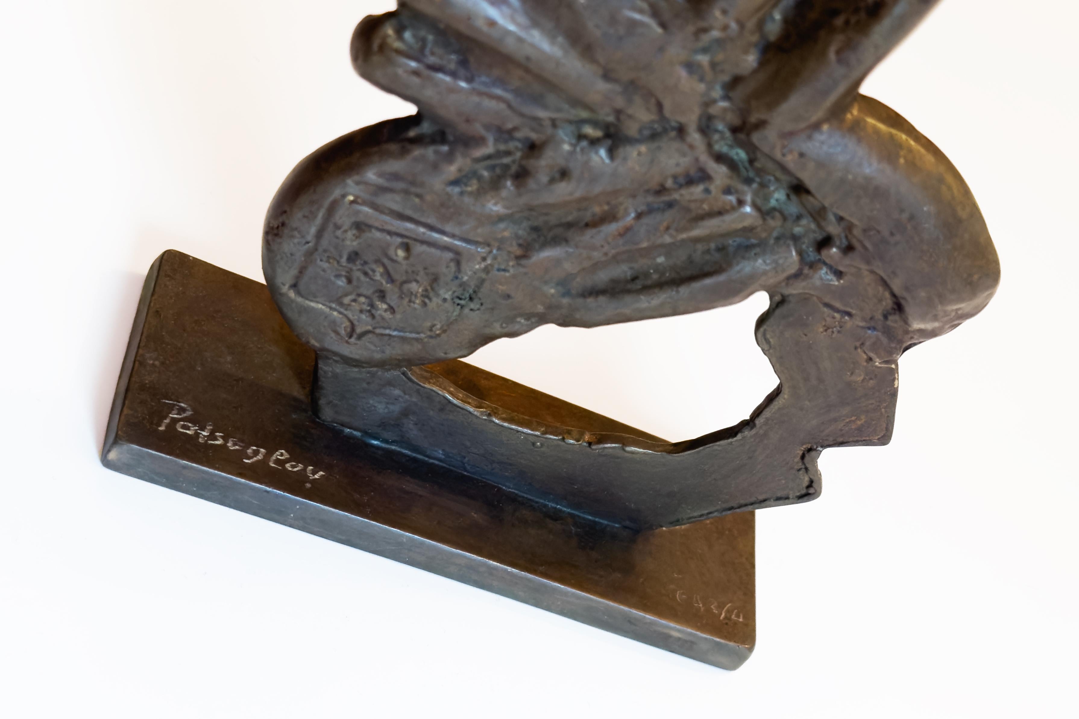 Aristide Patsoglou, Scultura firmata in bronzo e patina marrone-oro, astratta in vendita 1