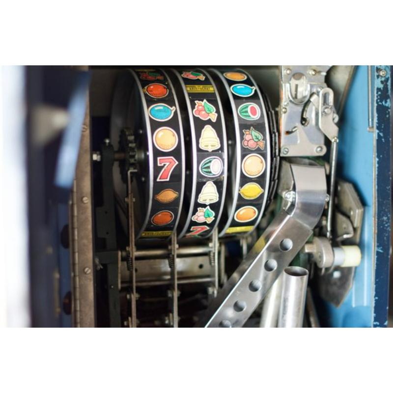 Mid-Century Modern Aristocratic Olympic Three of a Kind Slot Machine, London, United Kingdom, 1960s For Sale