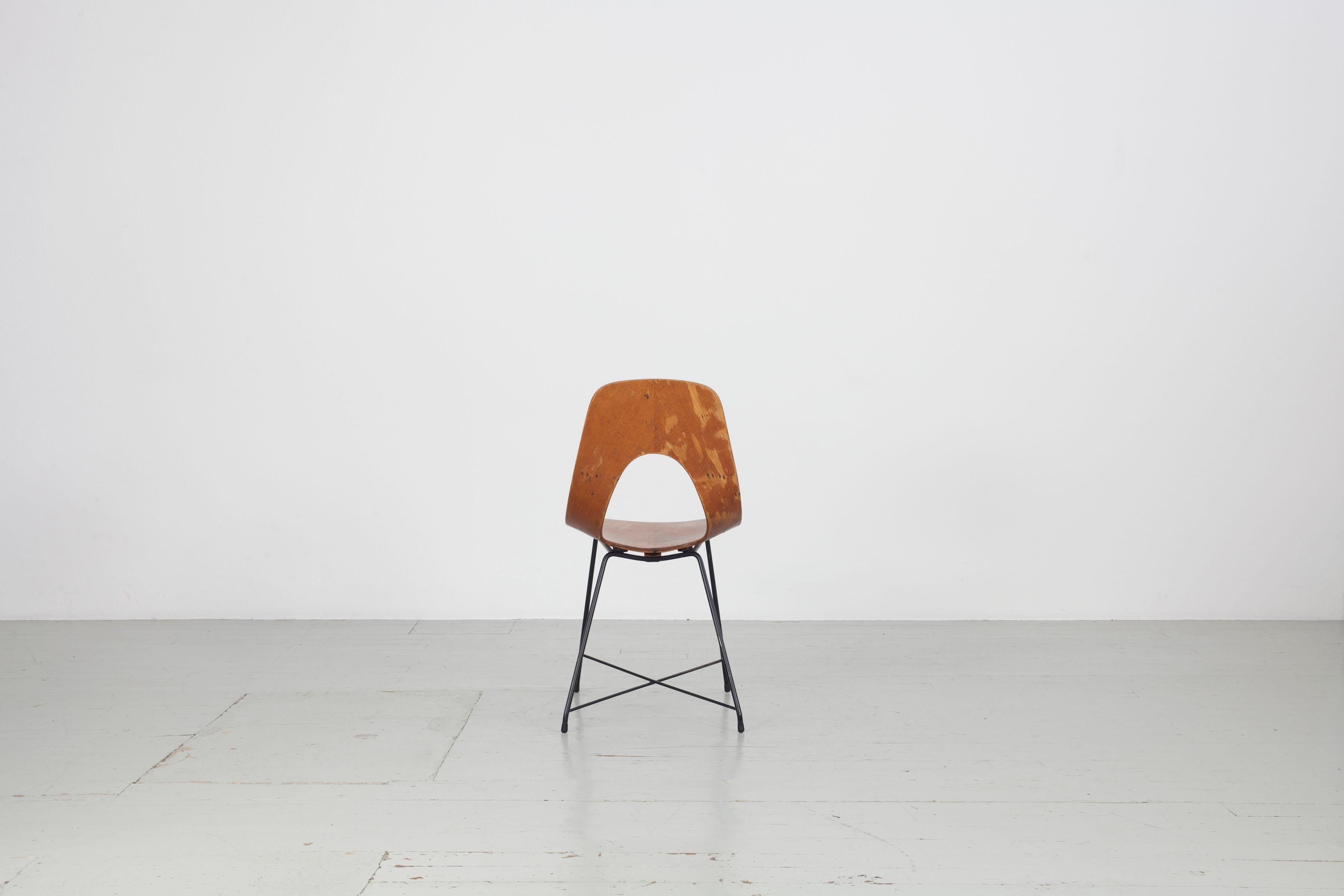  Stuhl „Ariston“ von Augusto Bozzi, entworfen von Saporiti, Italien, 1950er Jahre (Italienisch) im Angebot