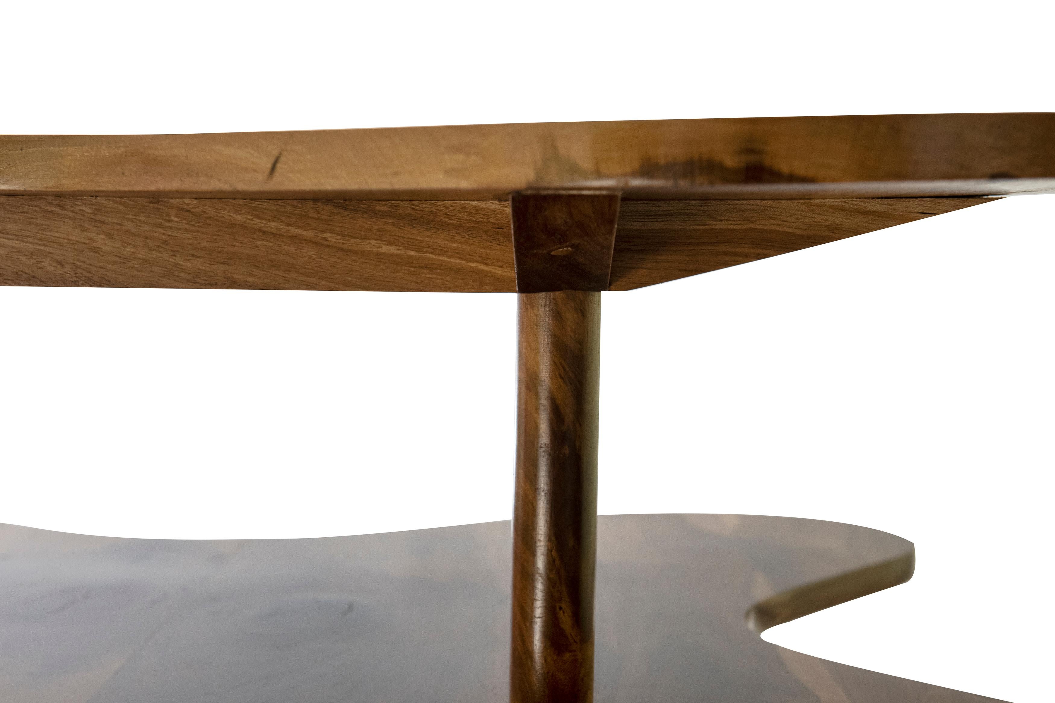 Ariston Niedriger Tisch, entworfen von Daniel Basso und Estudio Florida, Argentinien, 2022 (Holz) im Angebot