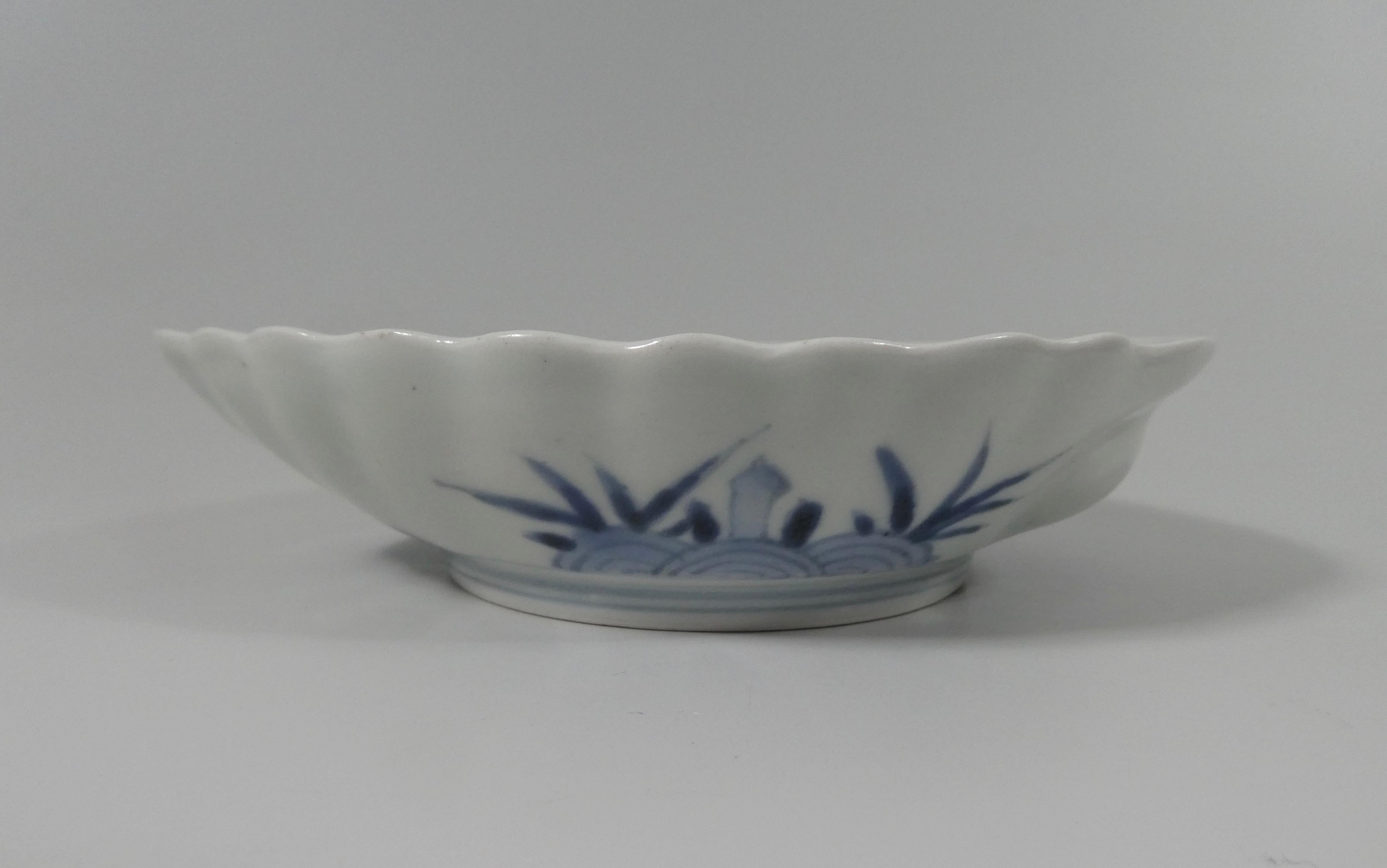 Arita ‘Abalone Shell’ Porcelain Dish, circa 1720, Edo Period In Good Condition In Gargrave, North Yorkshire