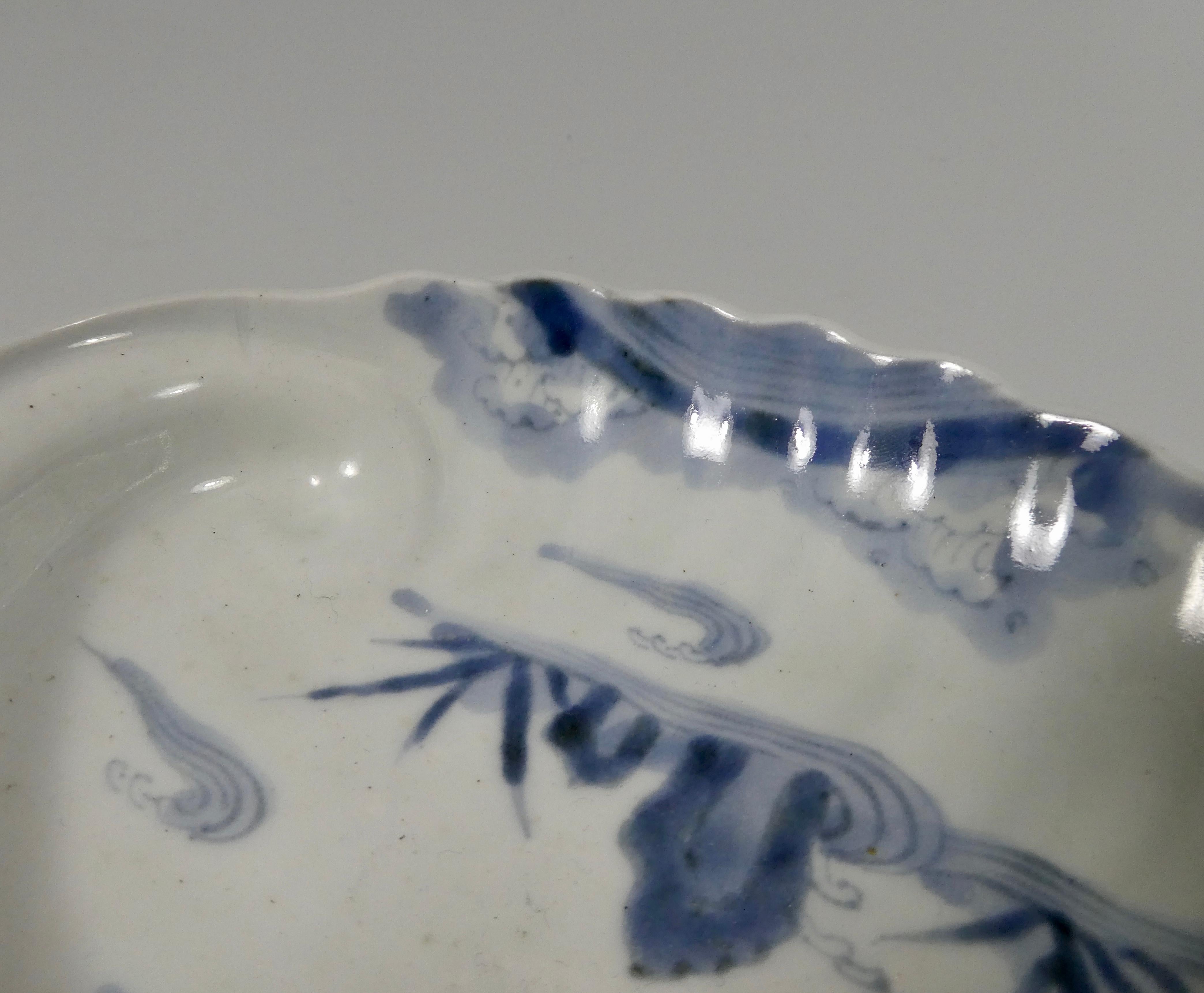 18th Century and Earlier Arita ‘Abalone Shell’ Porcelain Dish, circa 1720, Edo Period