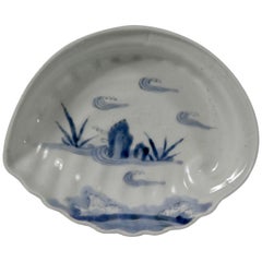 Arita ‘Abalone Shell’ Porcelain Dish, circa 1720, Edo Period