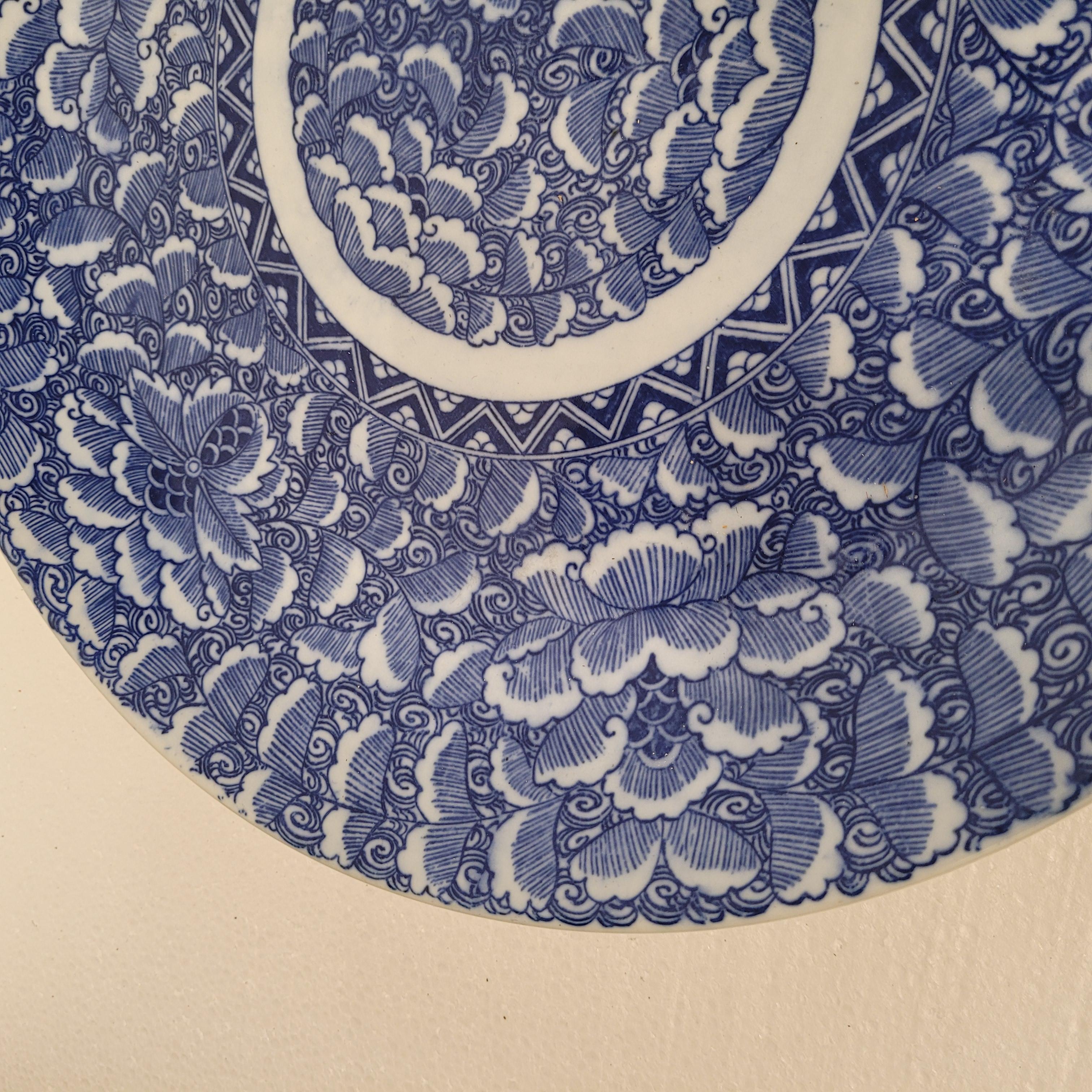 Arita Pair of blue and white porcelain serving platters For Sale 6