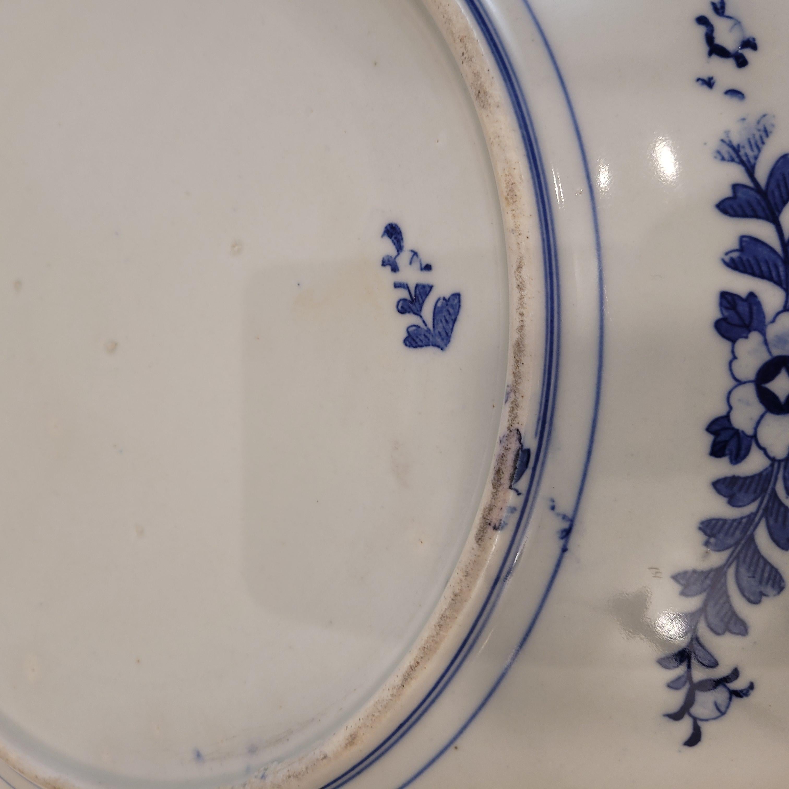 Arita Pair of blue and white porcelain serving platters For Sale 11