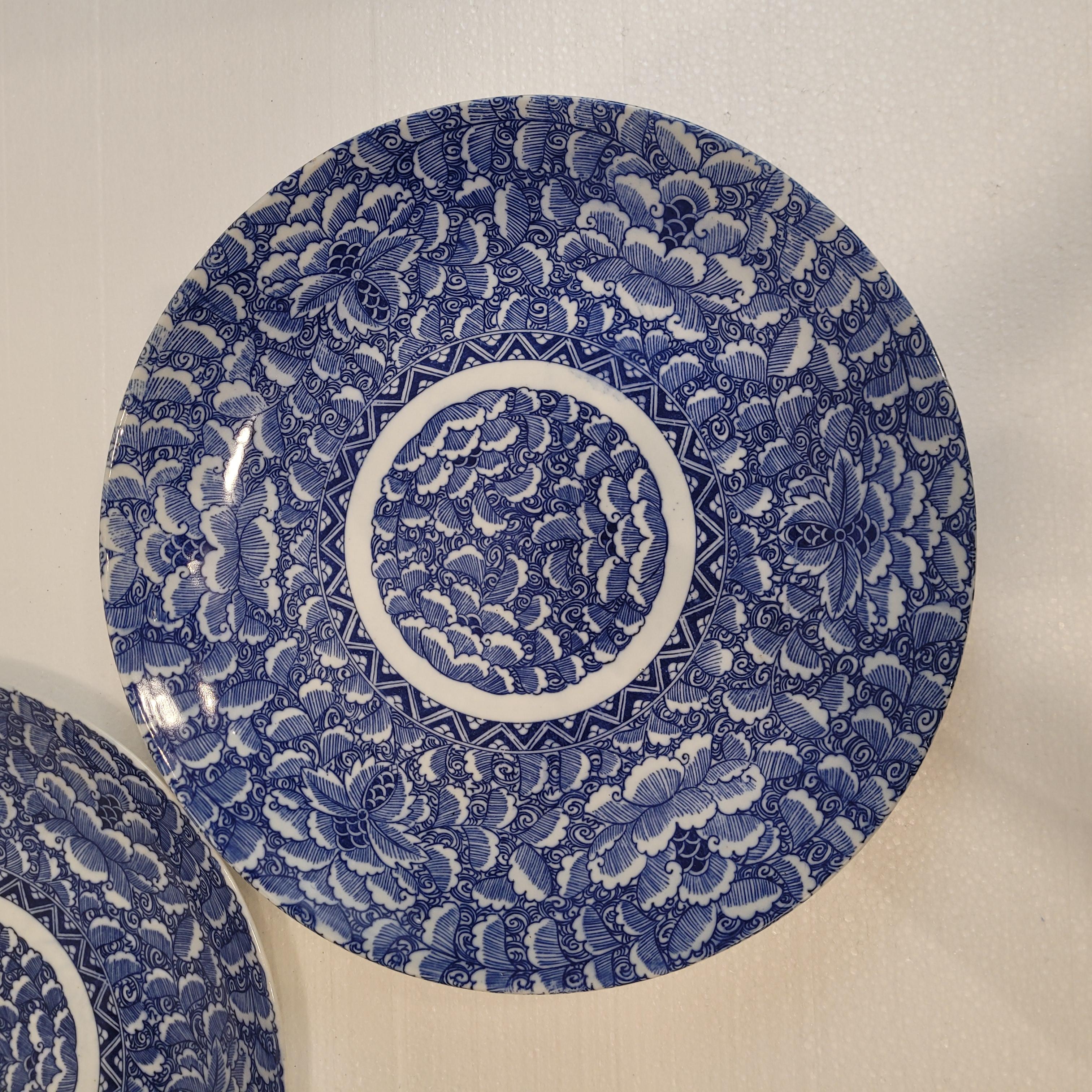 Arita Pair of blue and white porcelain serving platters In Good Condition For Sale In Valladolid, ES