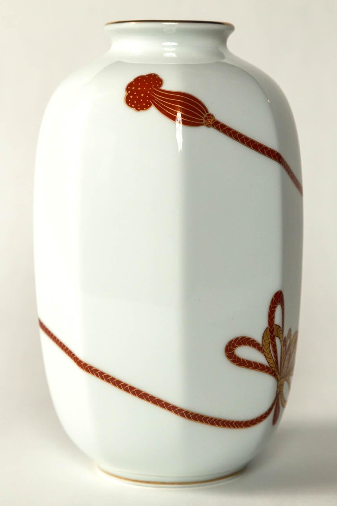 Japanese Aritaware Porcelain Vase, Fukagawa, Japan, 20th Century For Sale