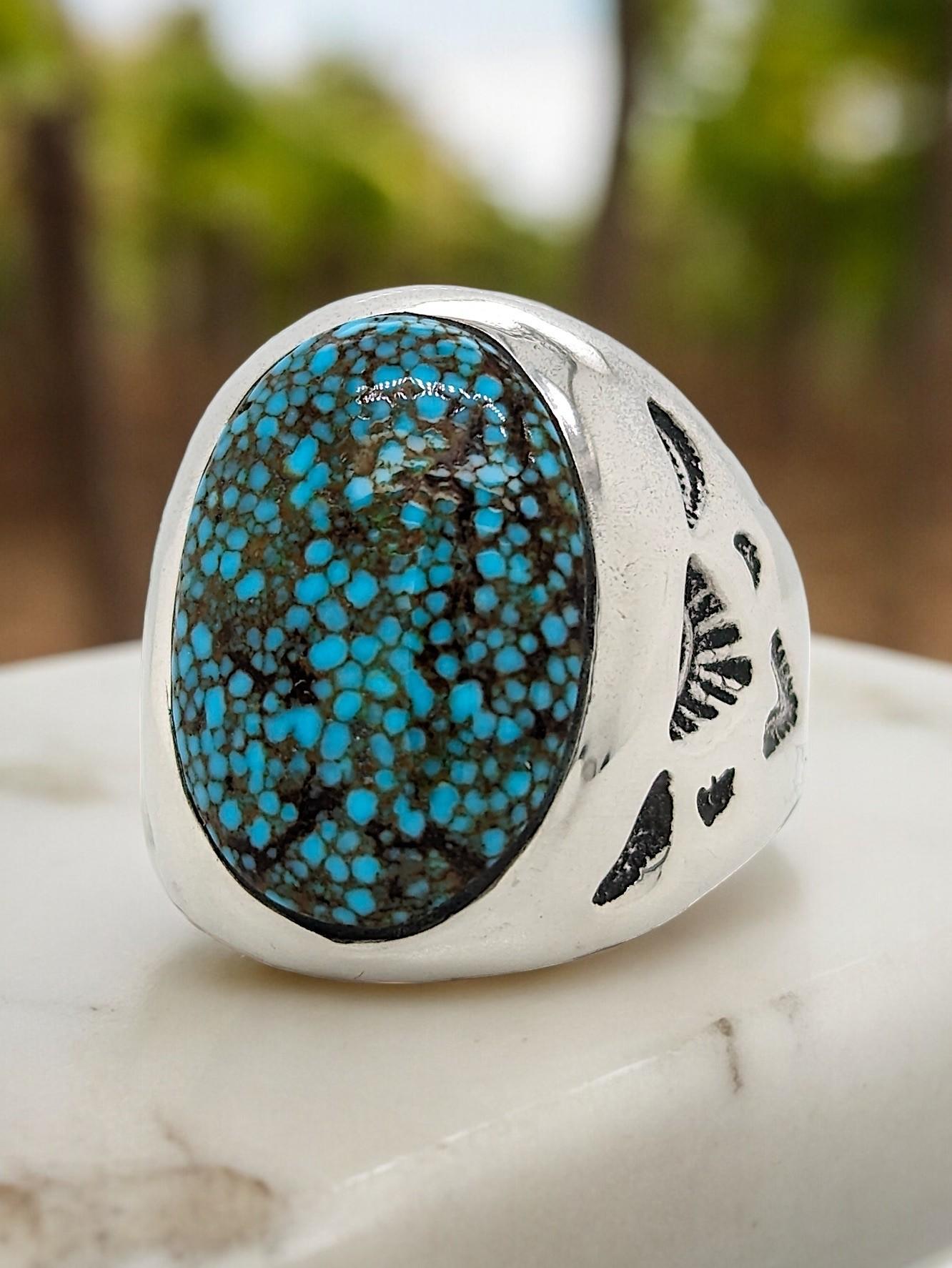 Arizona Artisan: Handmade Williams Kingman Turquoise Ring (Size 9) For Sale 2