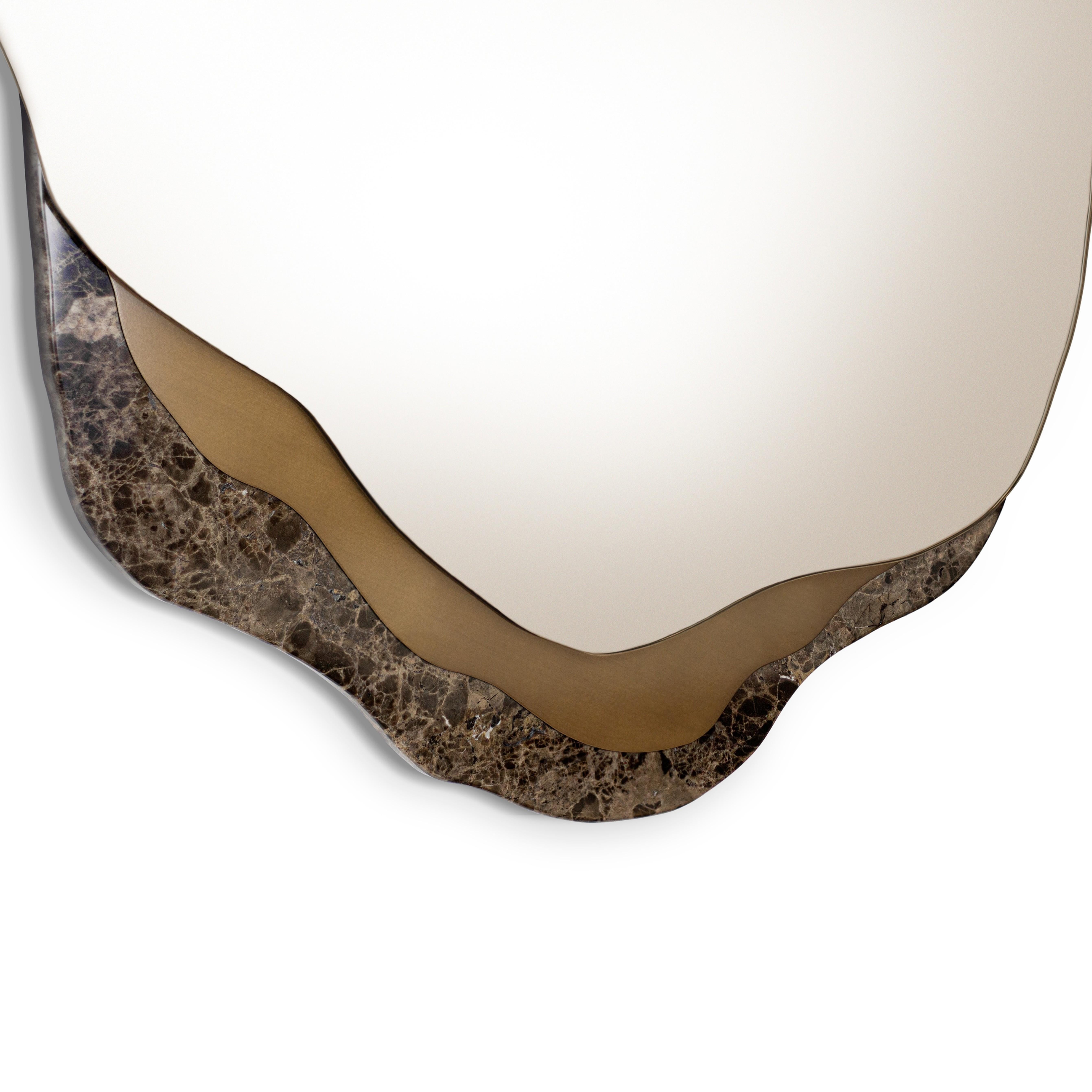 Moderno Specchio Arizona, Imperatore Scuro e Ottone, InsidherLand di Joana Santos Barbosa in vendita