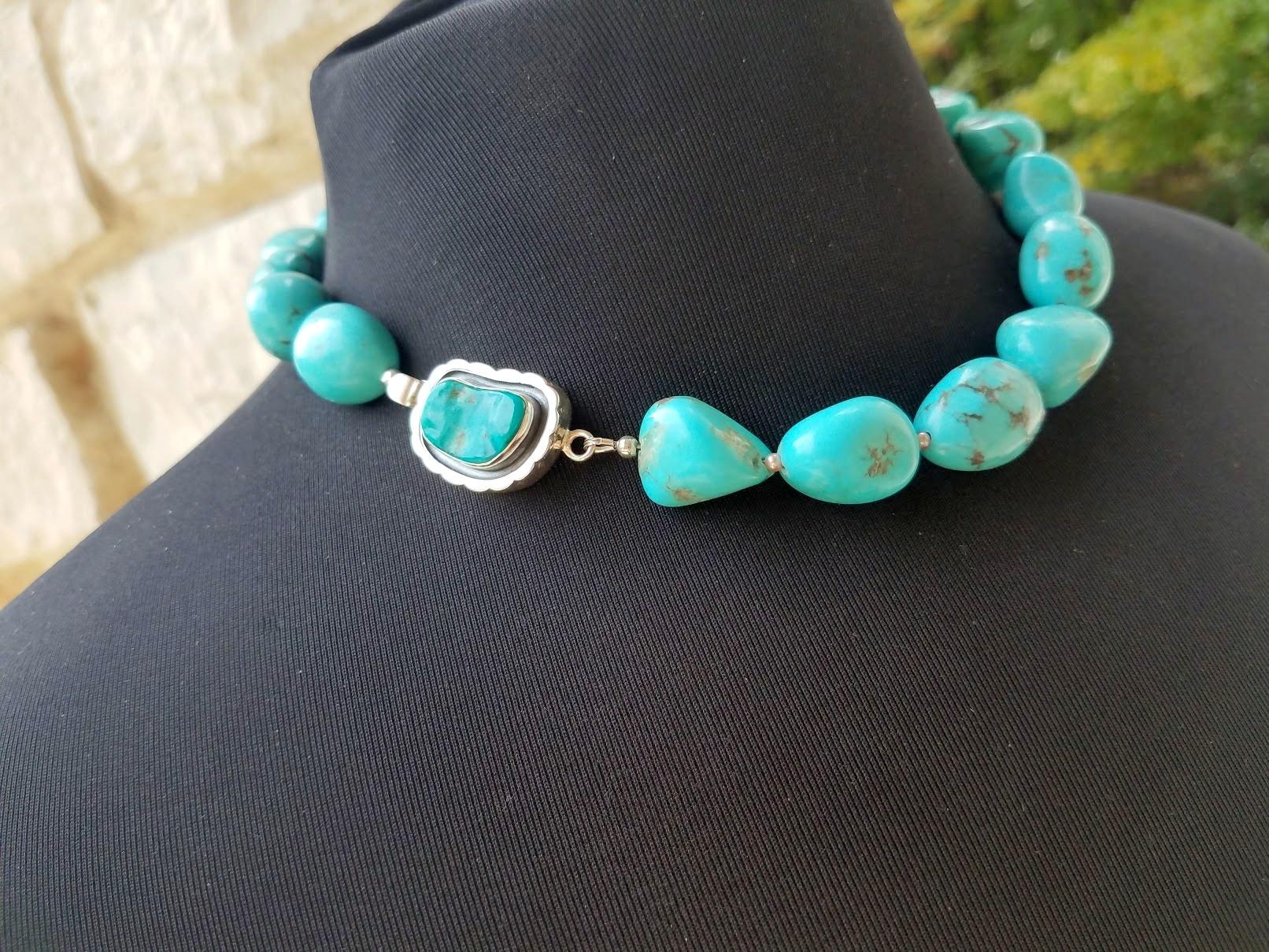 Arizona Turquoise Freshwater Pearl Necklace With Sterling Silver Turquoise Clasp In Excellent Condition For Sale In Chesterland, OH