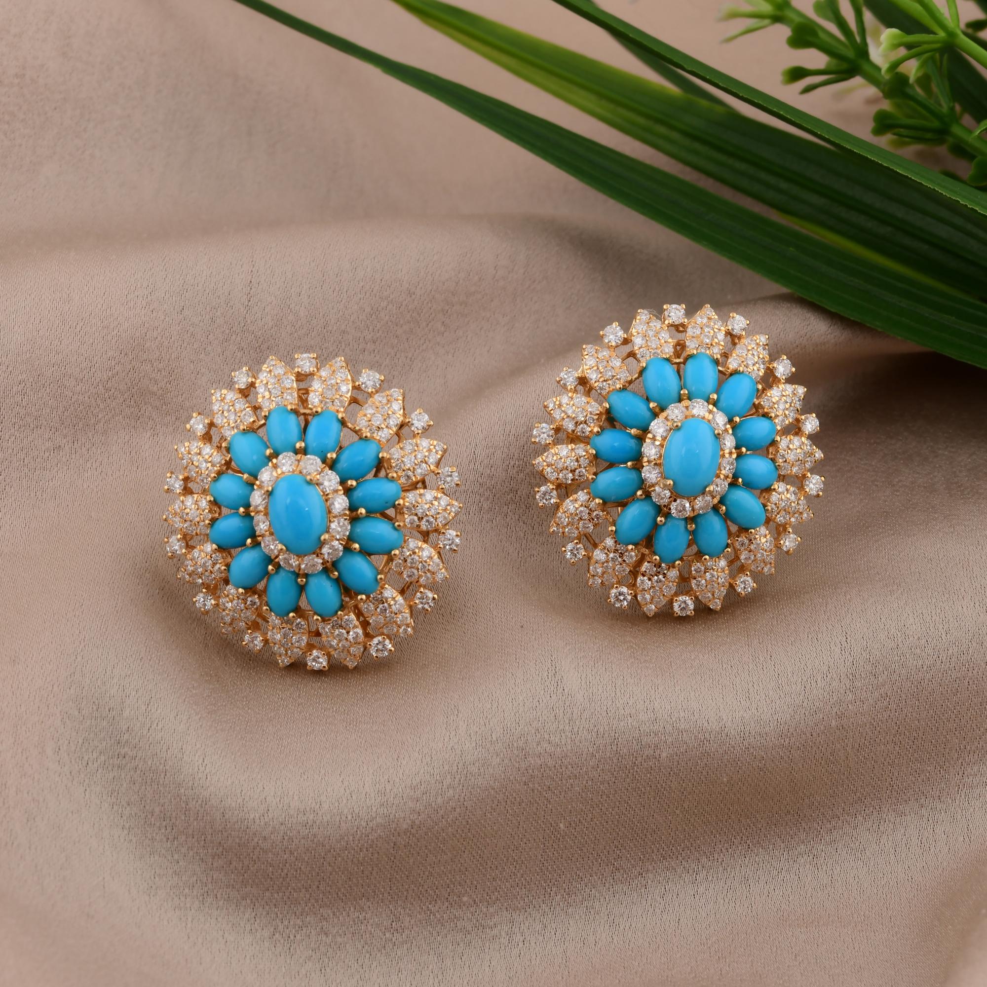 Taille ovale Boucles d'oreilles en or jaune 14 carats avec turquoises naturelles SI/H et diamants en vente