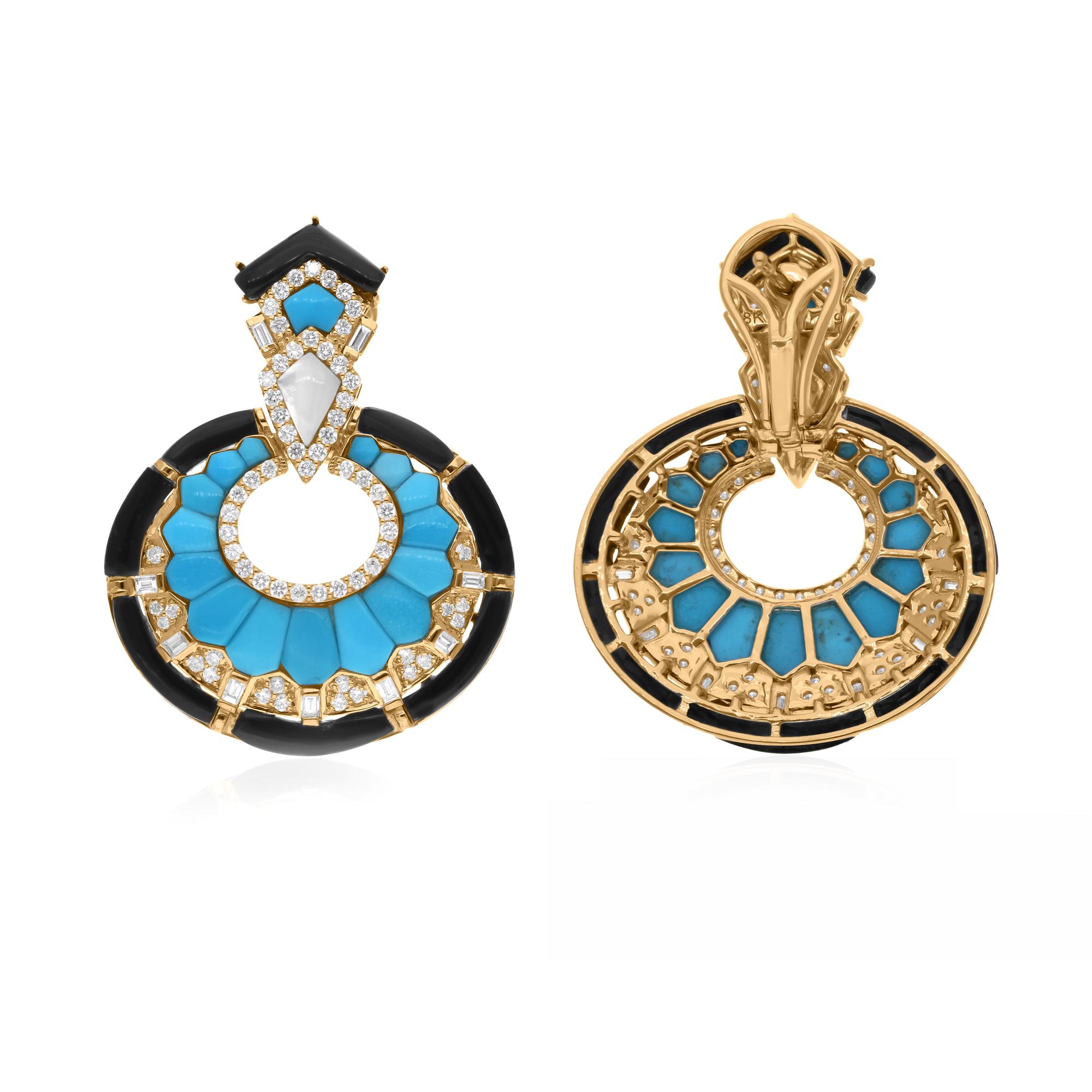 Segui la vetrina di Spectrum Jewels per vedere le ultime collezioni e i pezzi esclusivi. Spectrum Jewels è orgoglioso di essere considerato un Top Seller su 1stdibs con recensioni a 5 stelle da parte dei clienti. Tutti gli articoli da noi prodotti