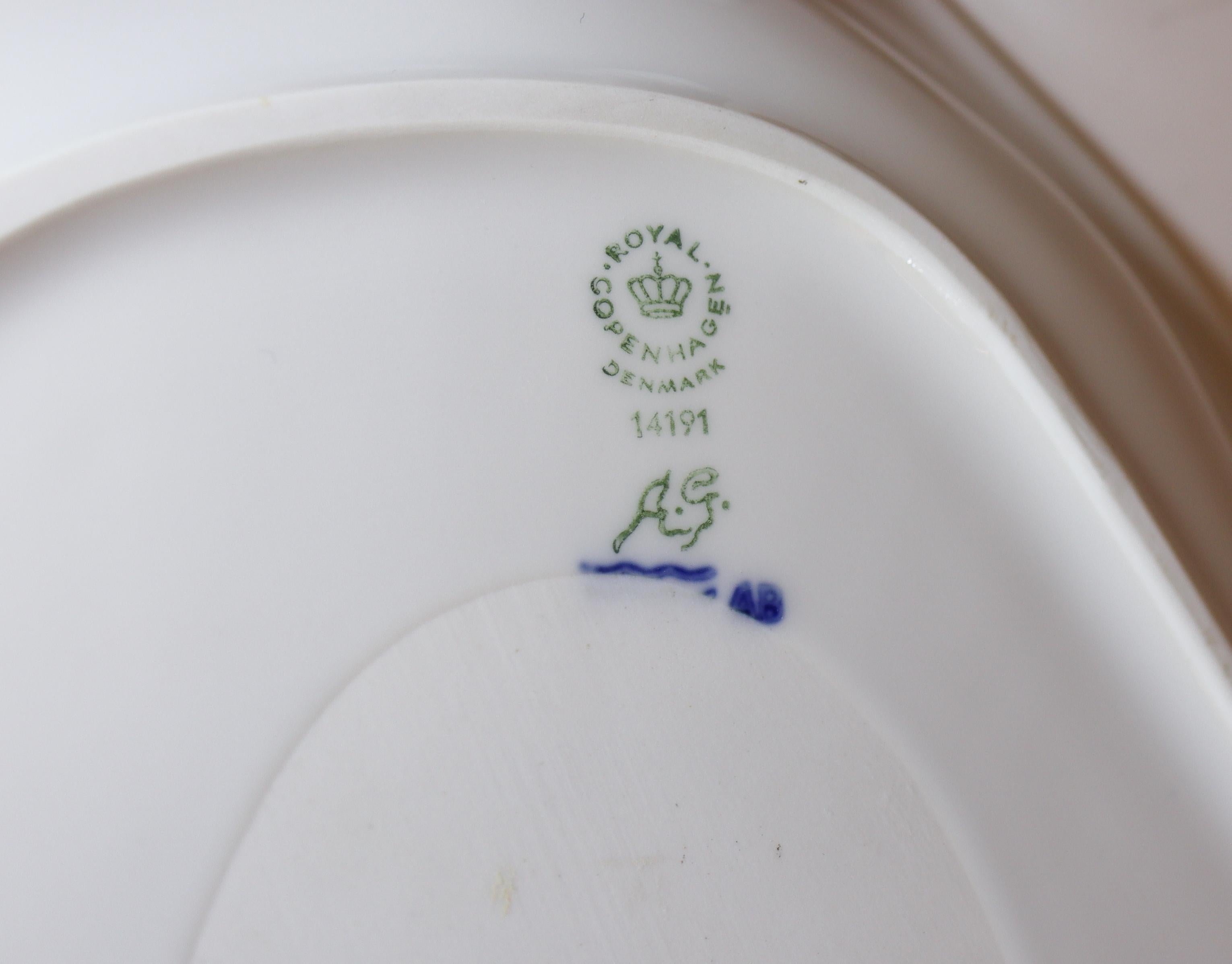Arje Griegst - Royal Copenhagen Konkylie Triton Rosa - 14191 Large Serving Tray For Sale 3
