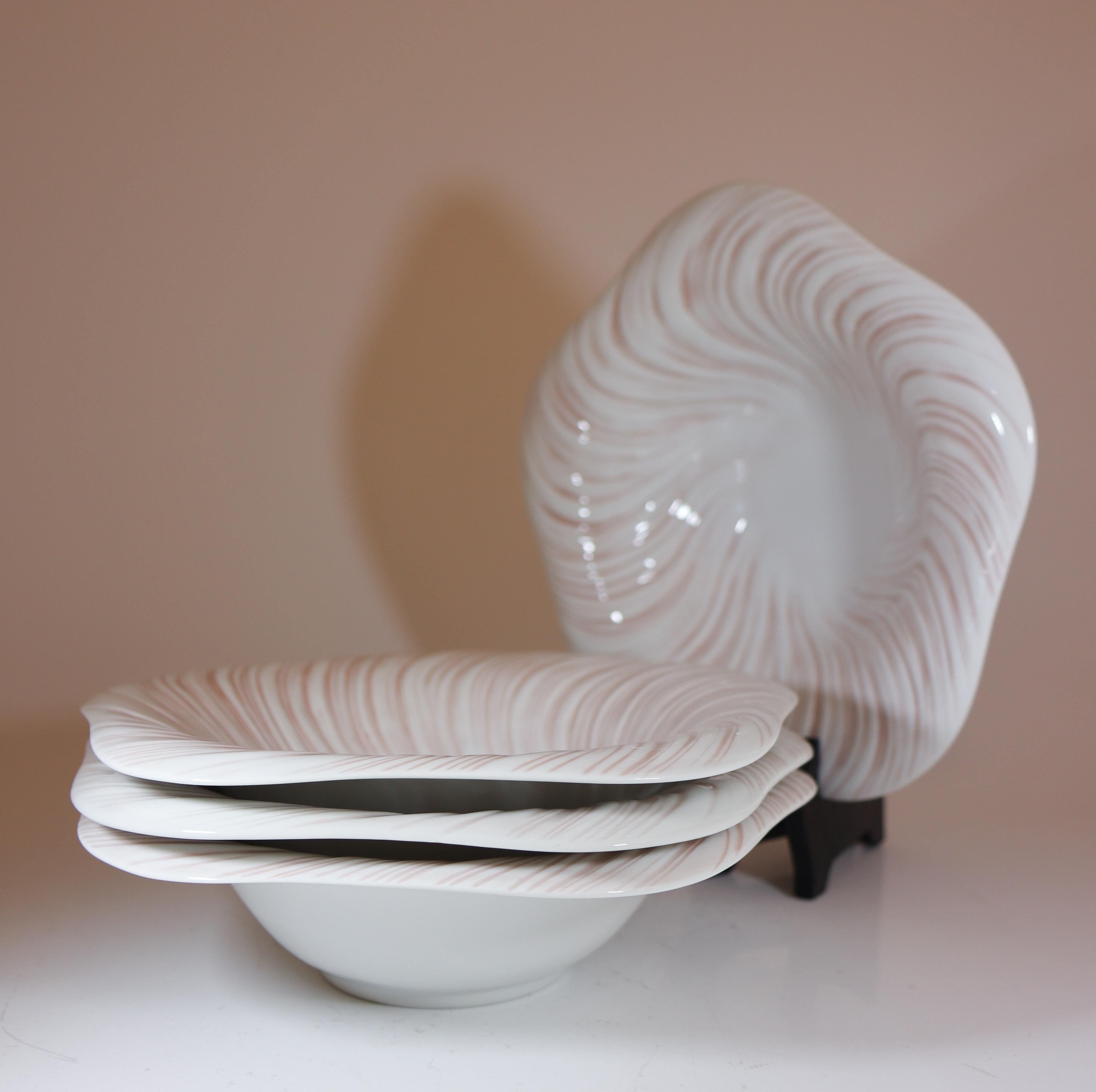 Porcelain Arje Griegst - Royal Copenhagen Konkylie Triton Rosa - 4 Deep Plates 14173 For Sale