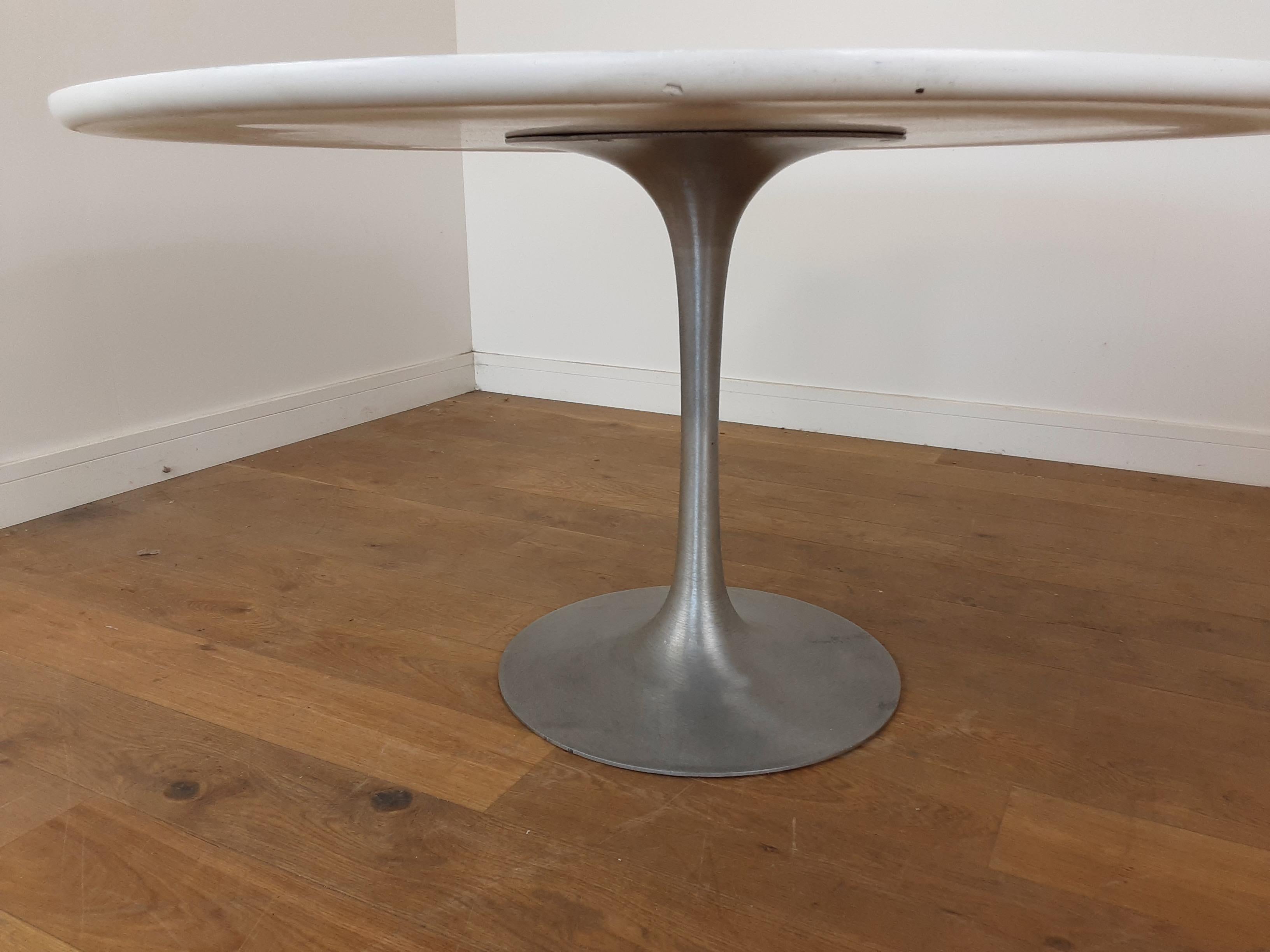British Arkana Tulip Table by Maurice Burke with 4 Chairs For Sale